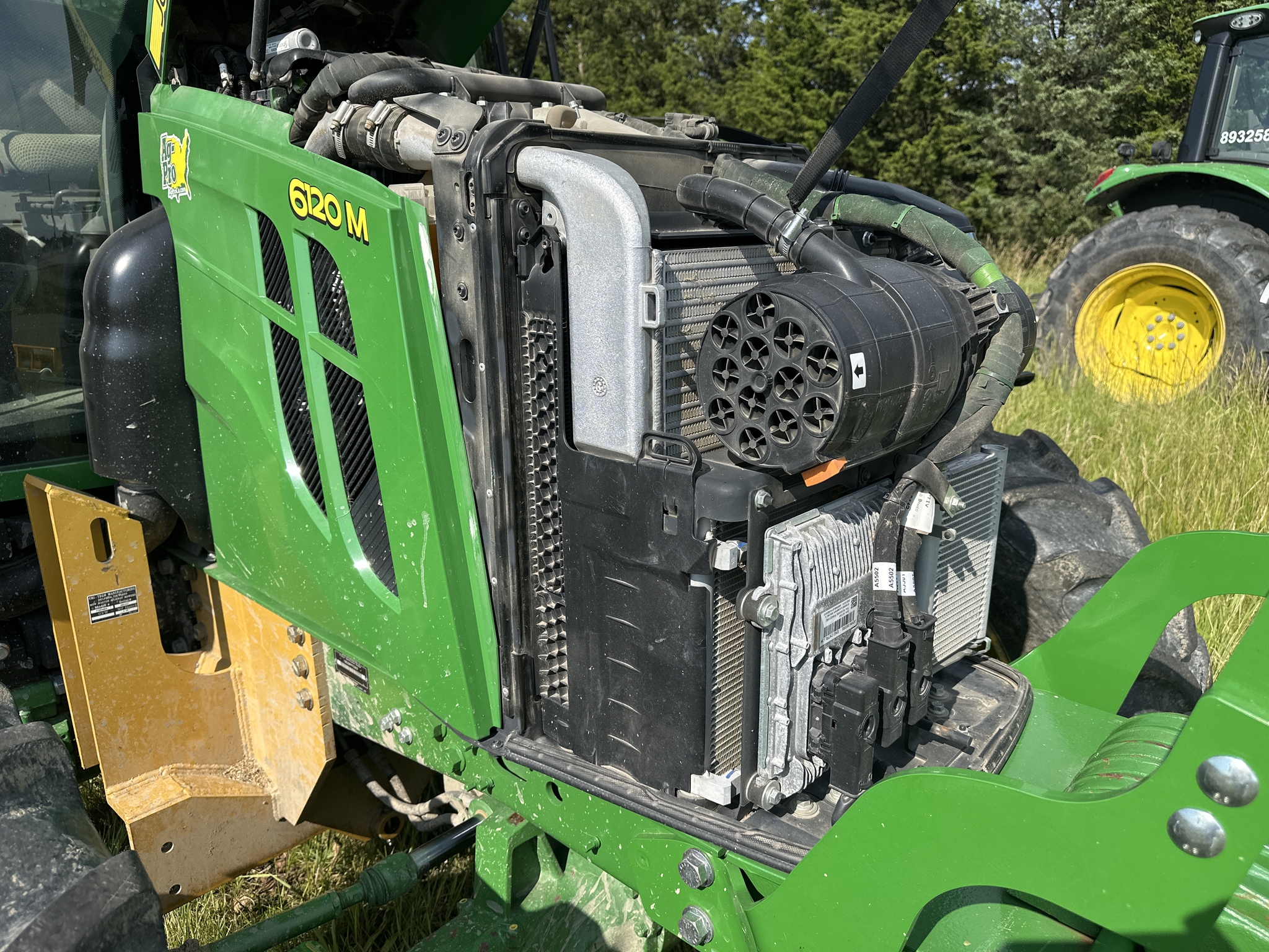 2023 John Deere 6120M Image 18