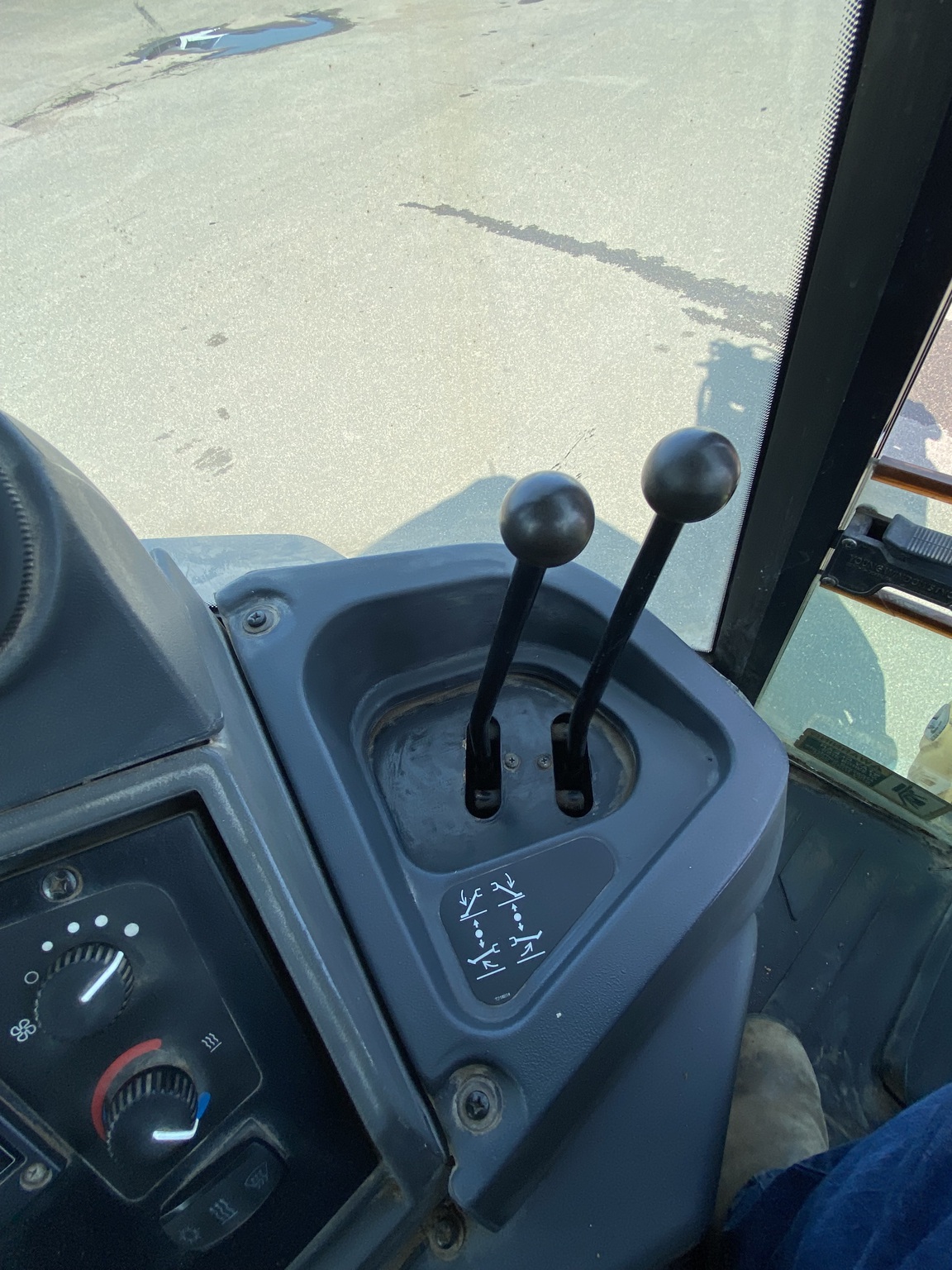 2009 John Deere 310J Image 32