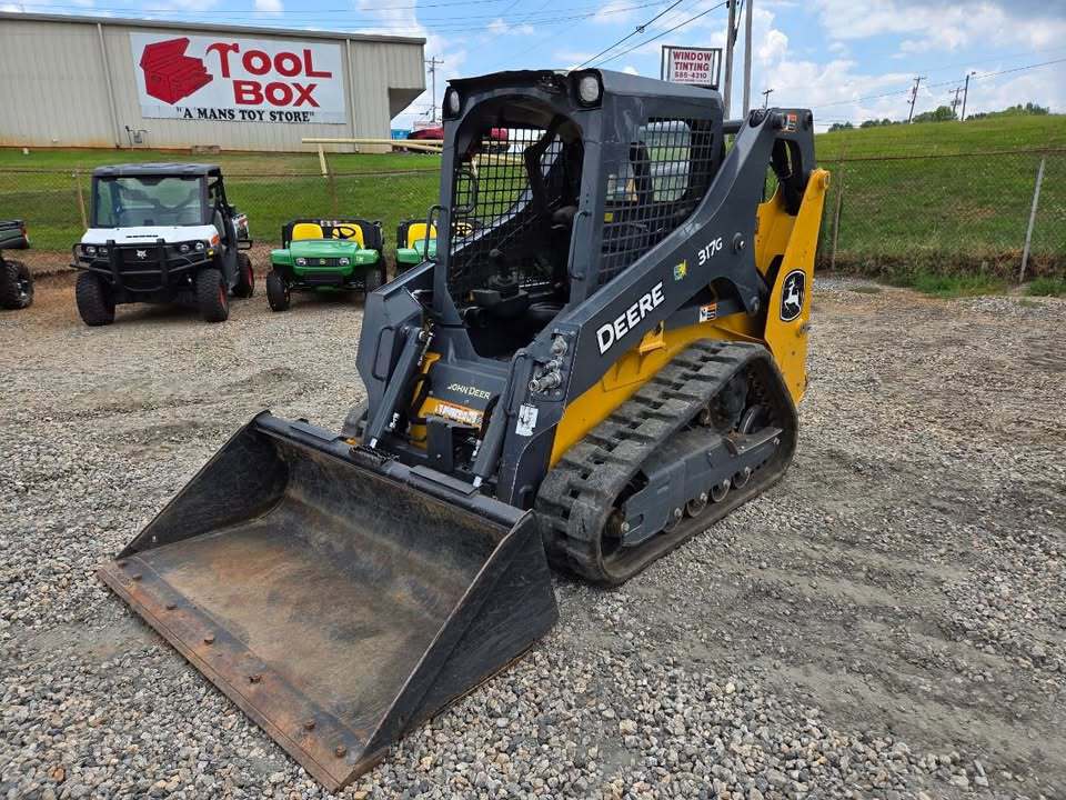 2020 John Deere 317G Image 1