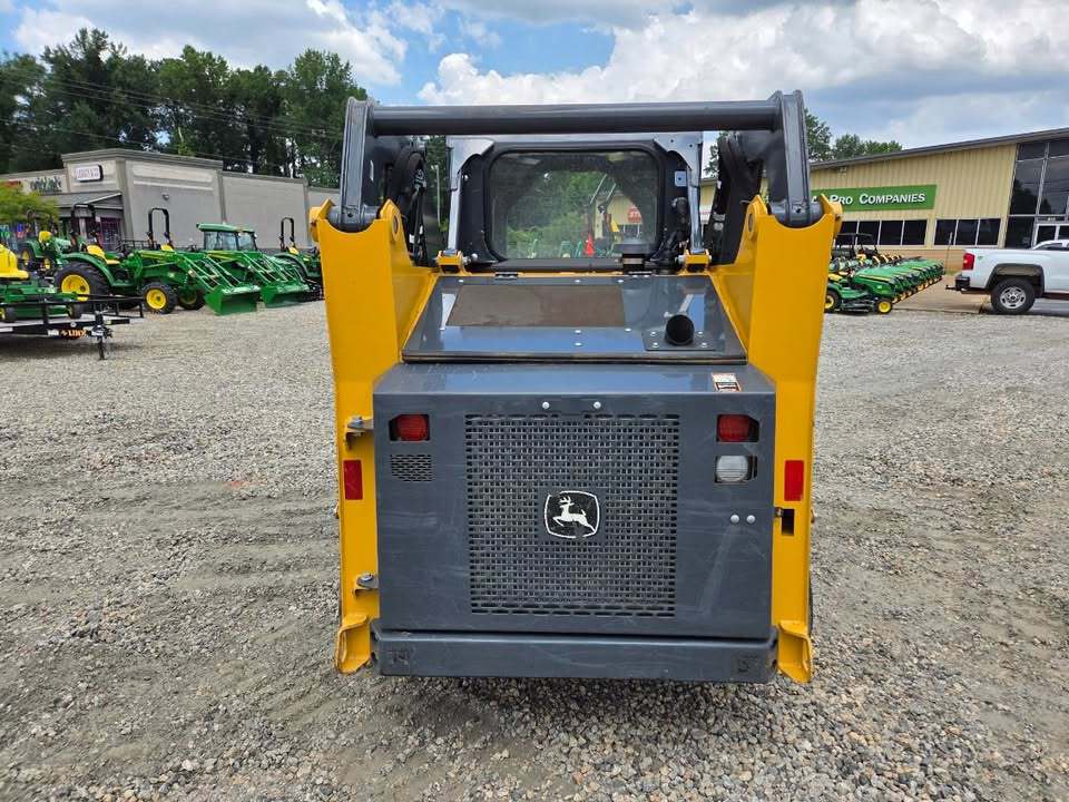2020 John Deere 317G Image 8