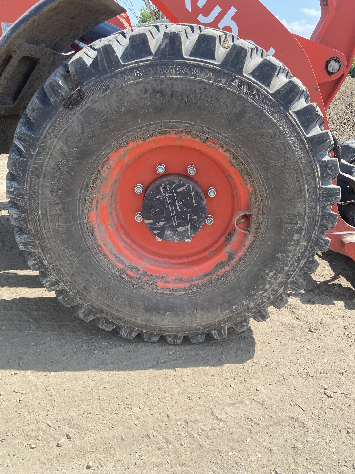 2022 Kubota R640 Image 8