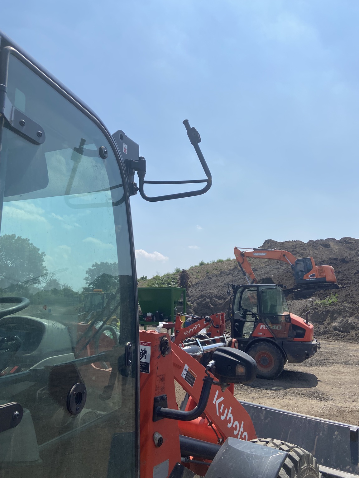 2022 Kubota R640 Image 19