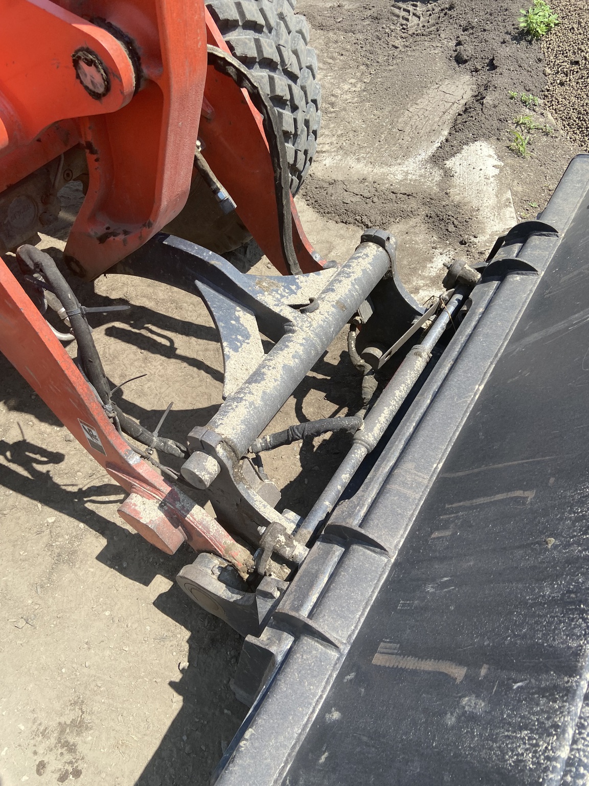 2022 Kubota R640 Image 11