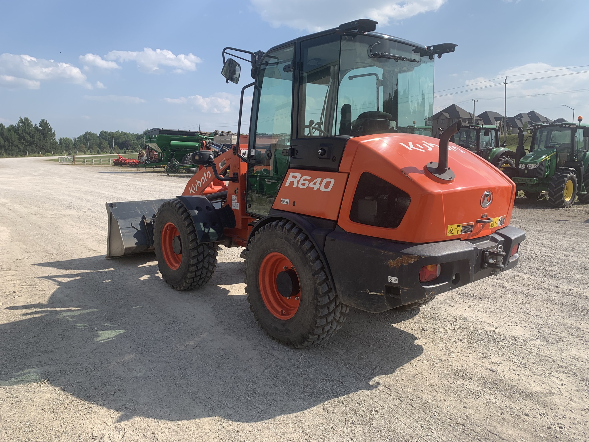 2022 Kubota R640 Image 7