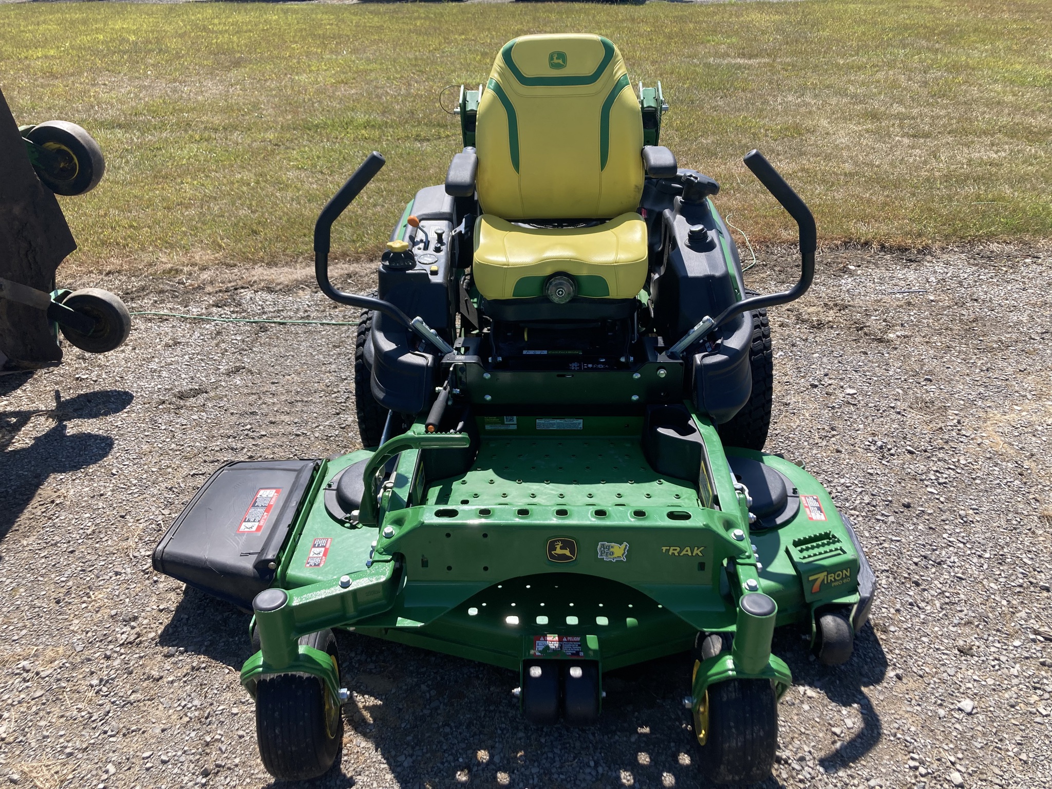 2023 John Deere Z930M Image 6