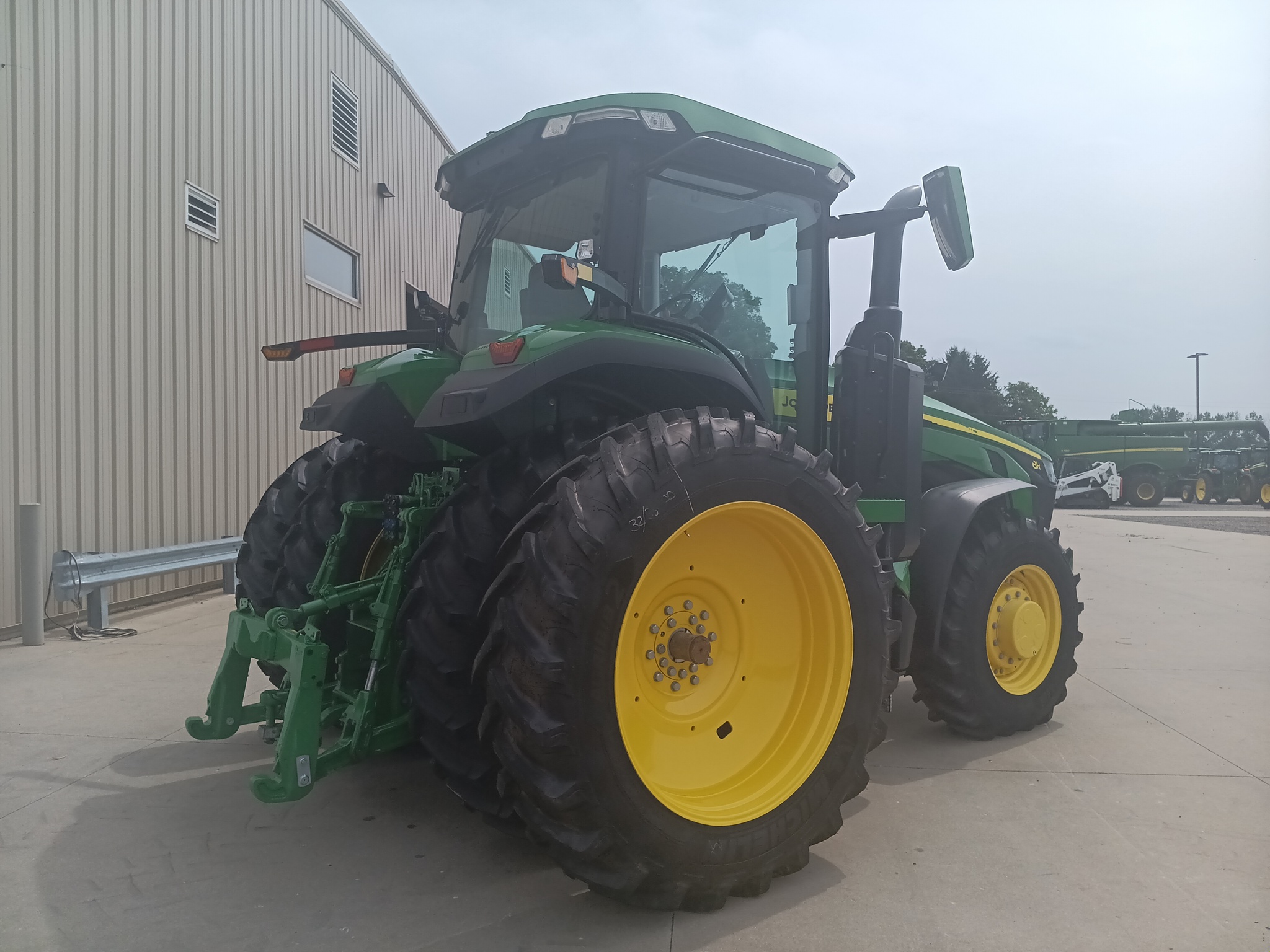 2024 John Deere 8R 250 Image 4