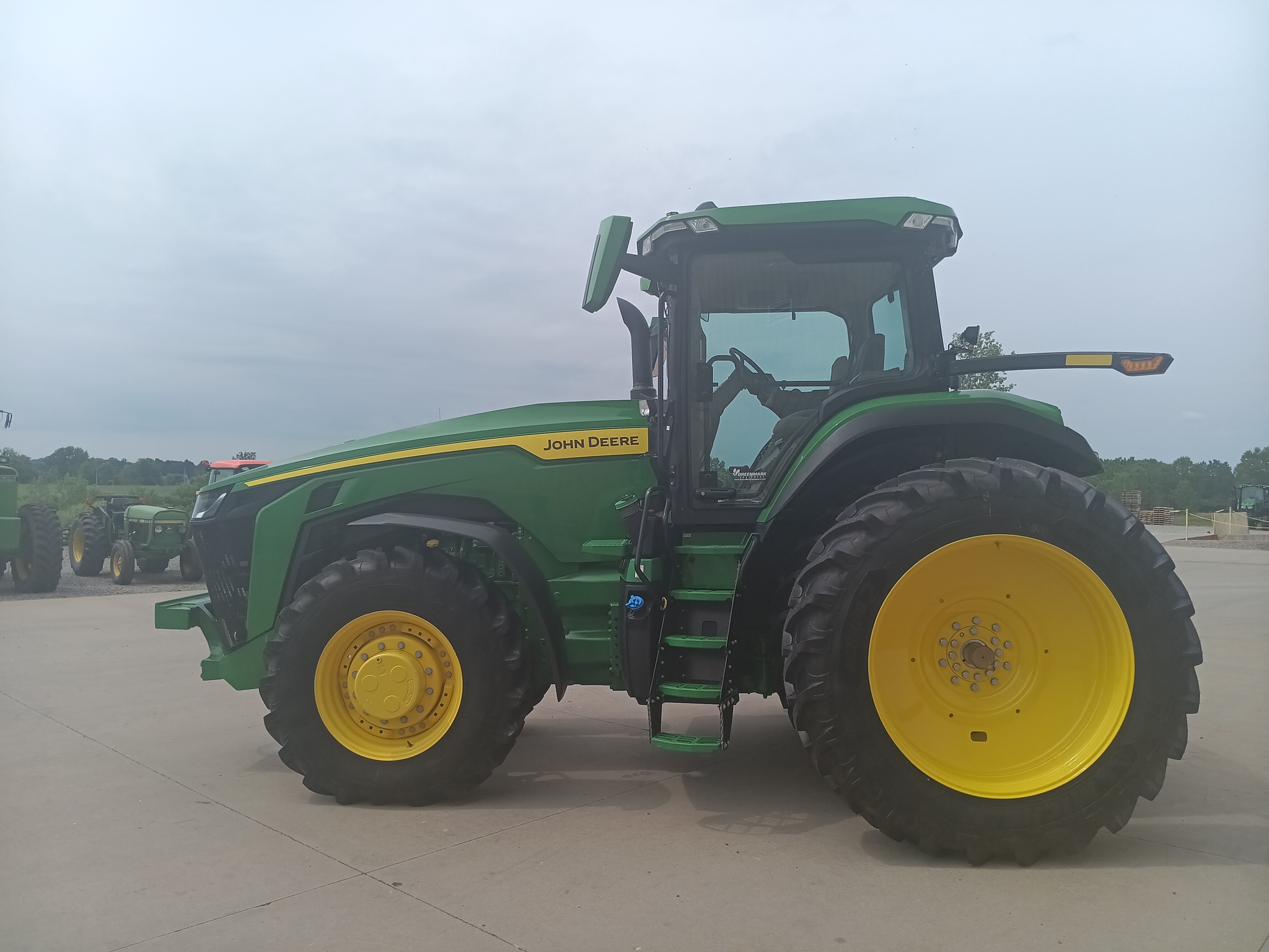 2024 John Deere 8R 250 Image 6