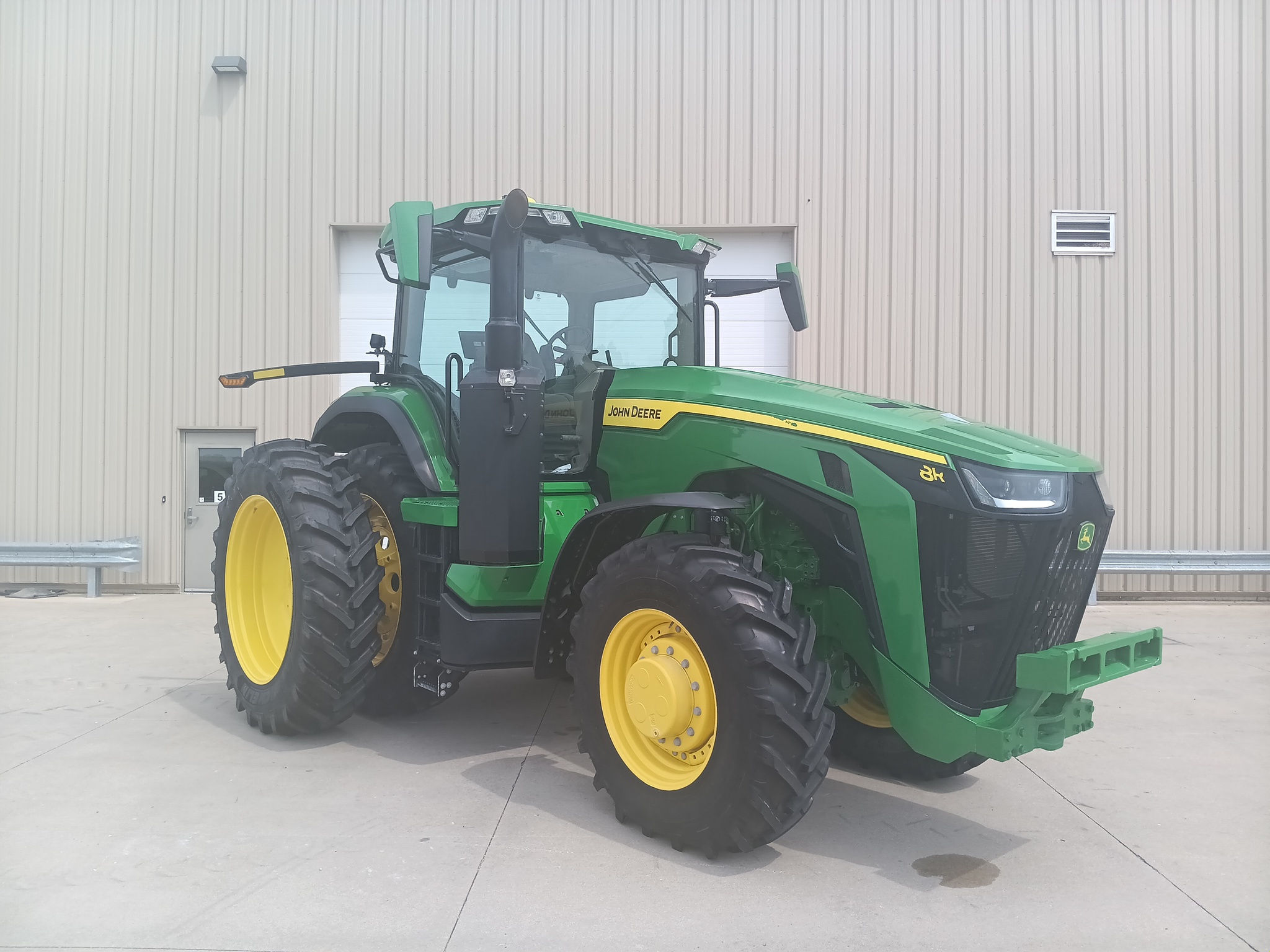 2024 John Deere 8R 250 Image 1