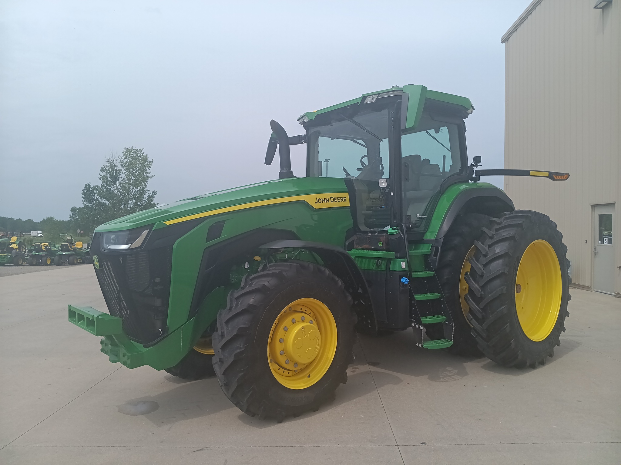 2024 John Deere 8R 250 Image 7