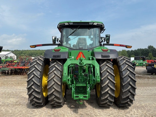 2022 John Deere 8R 370 Image 6