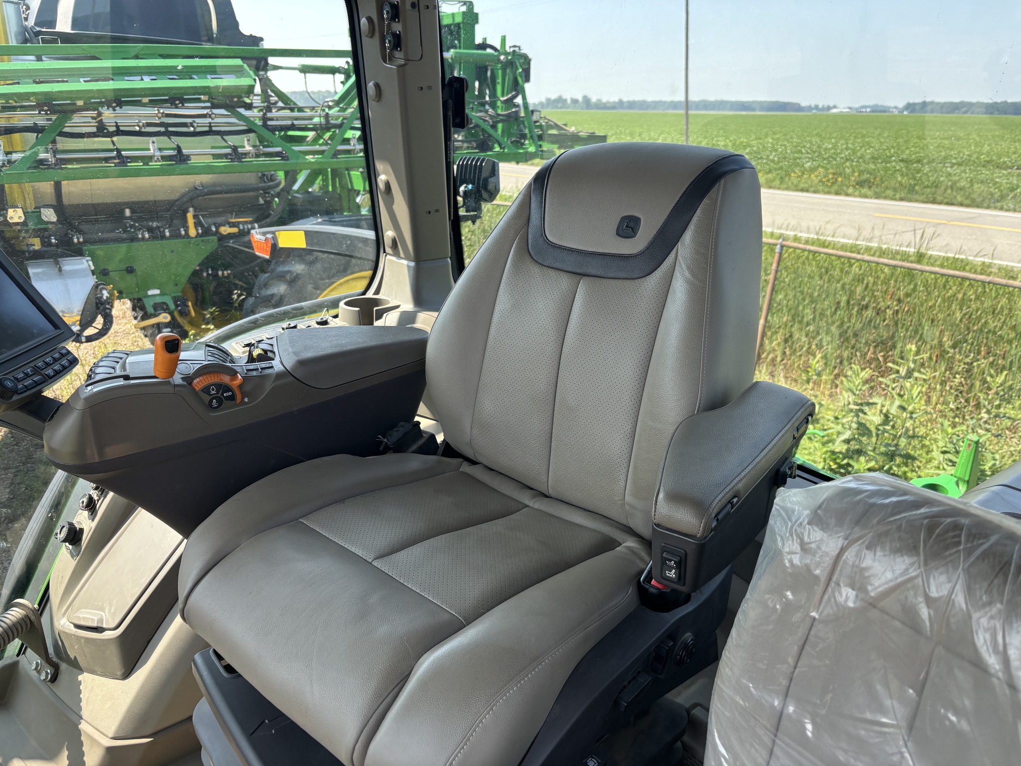 2022 John Deere 8R 370 Image 11