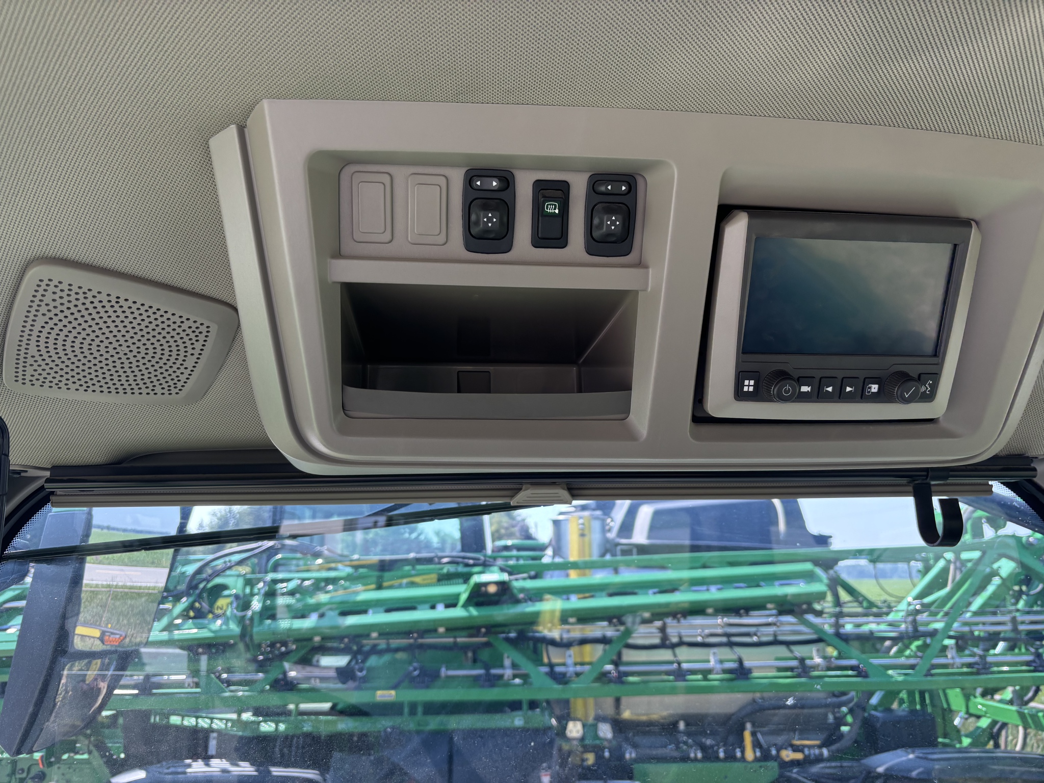 2022 John Deere 8R 370 Image 12