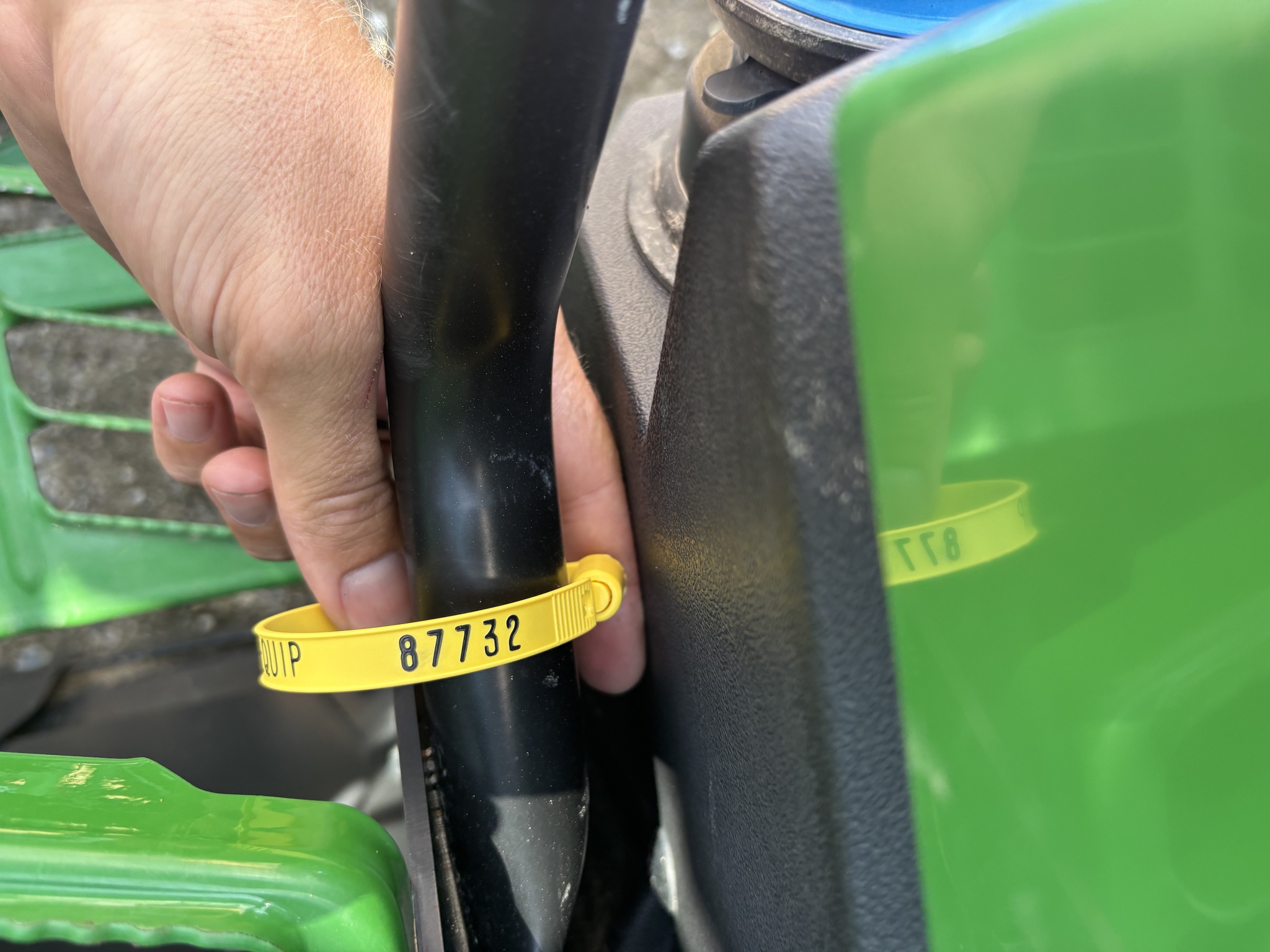 2022 John Deere 8R 370 Image 13