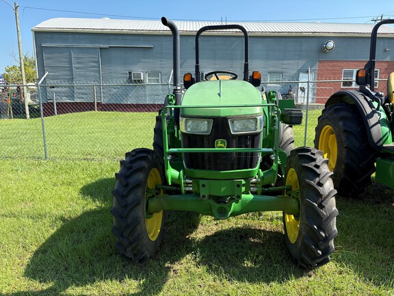 2021 John Deere 5065E Photo 2