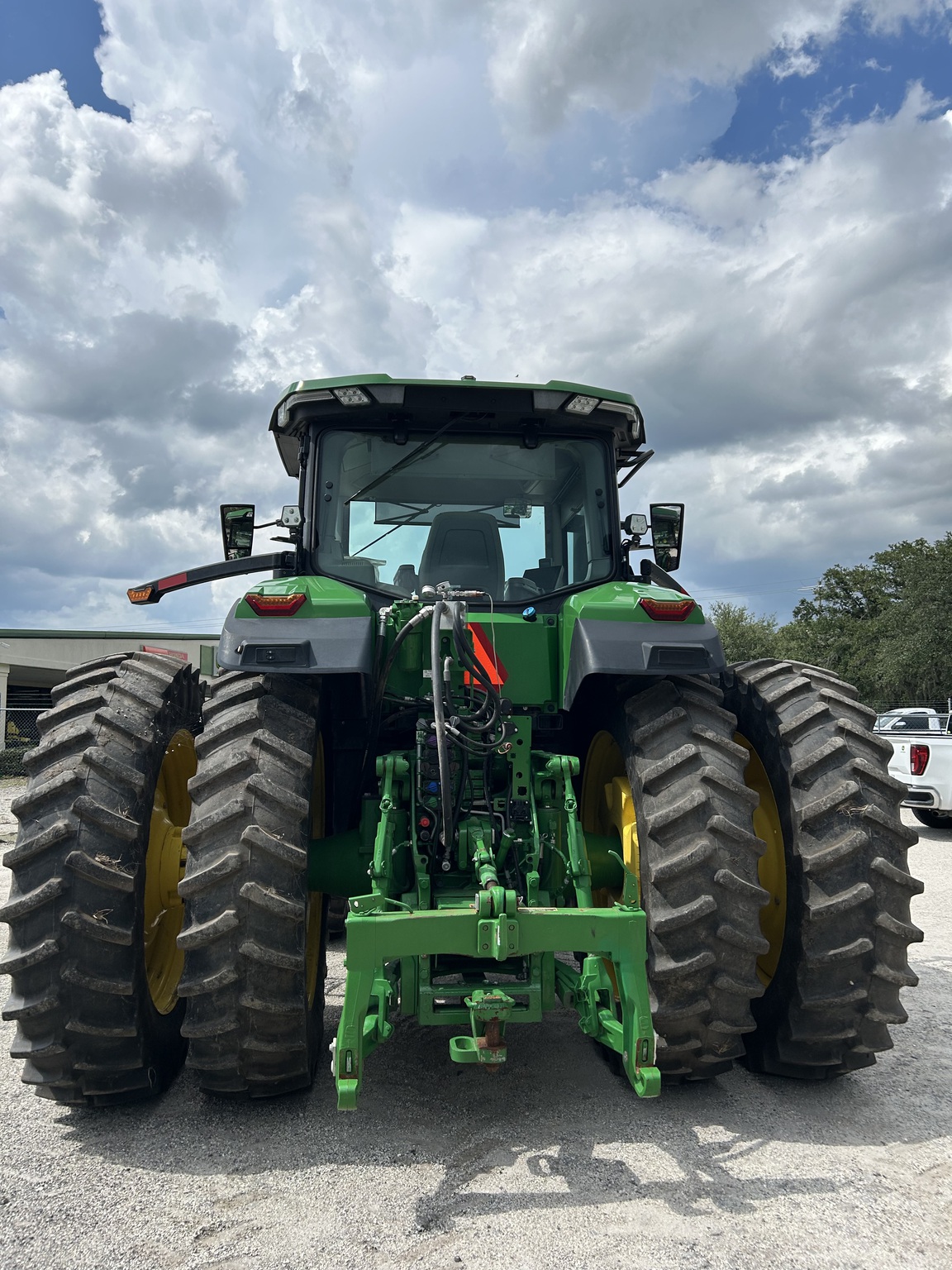 2022 John Deere 8R 280 Image 3