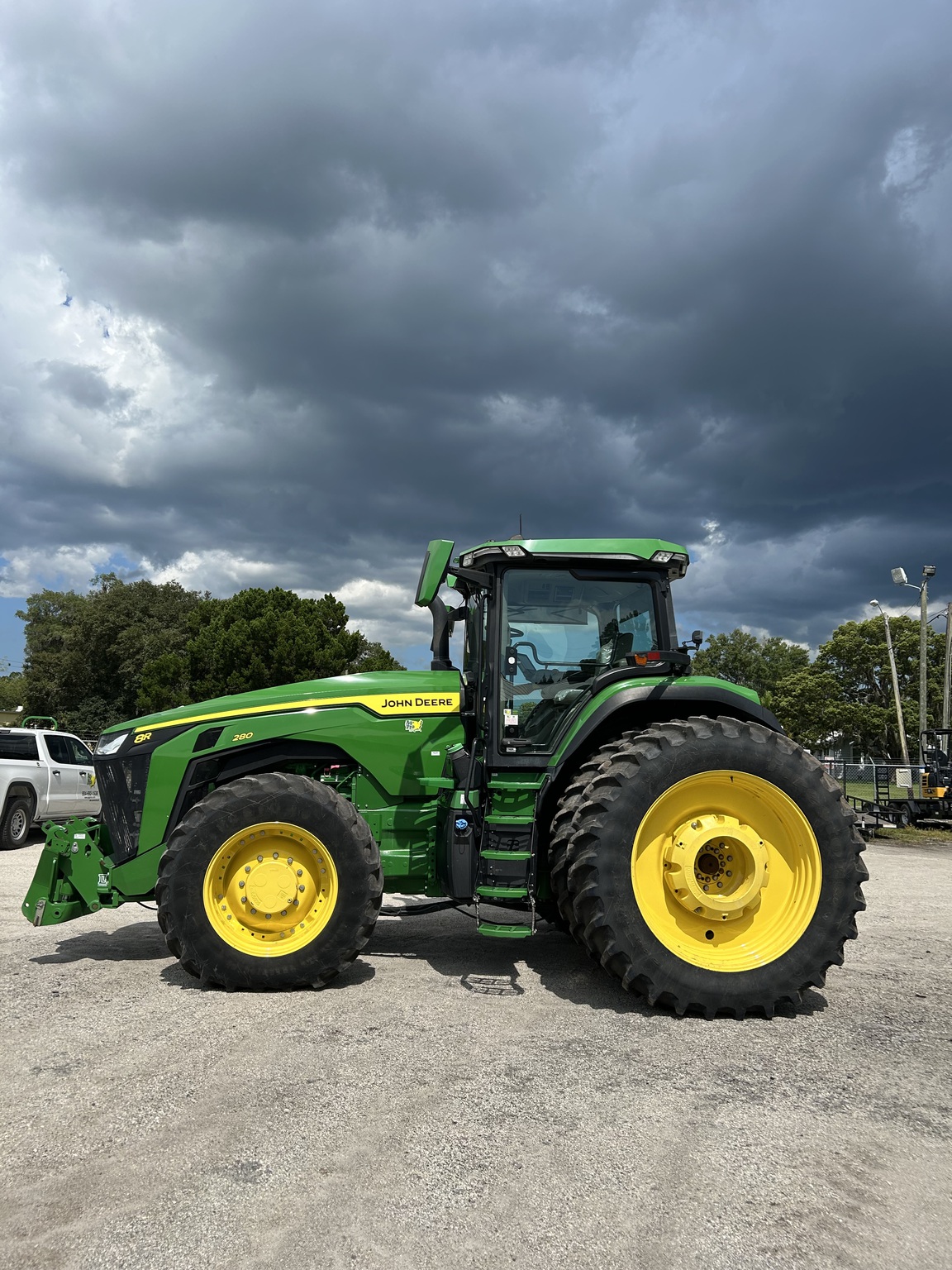 2022 John Deere 8R 280 Image 1