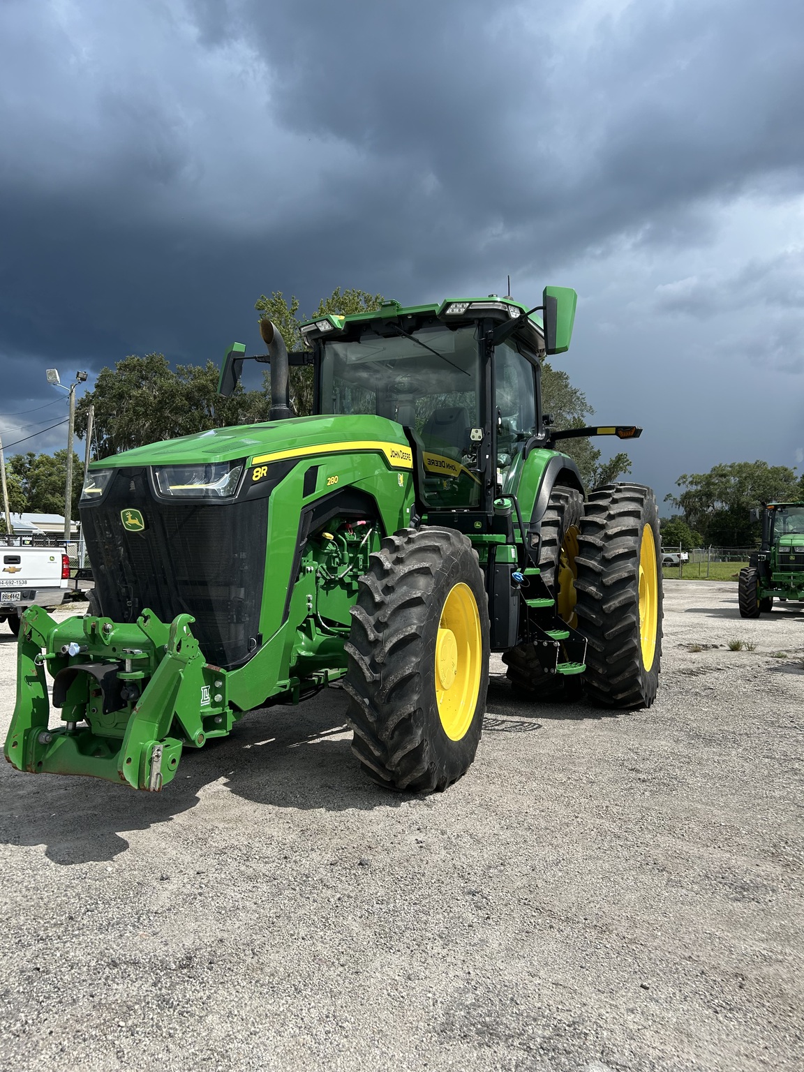 2022 John Deere 8R 280 Image 2