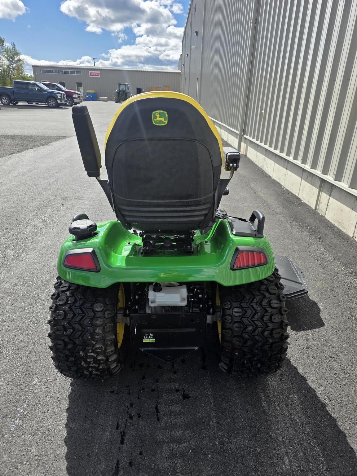 2023 John Deere X590 Image 3