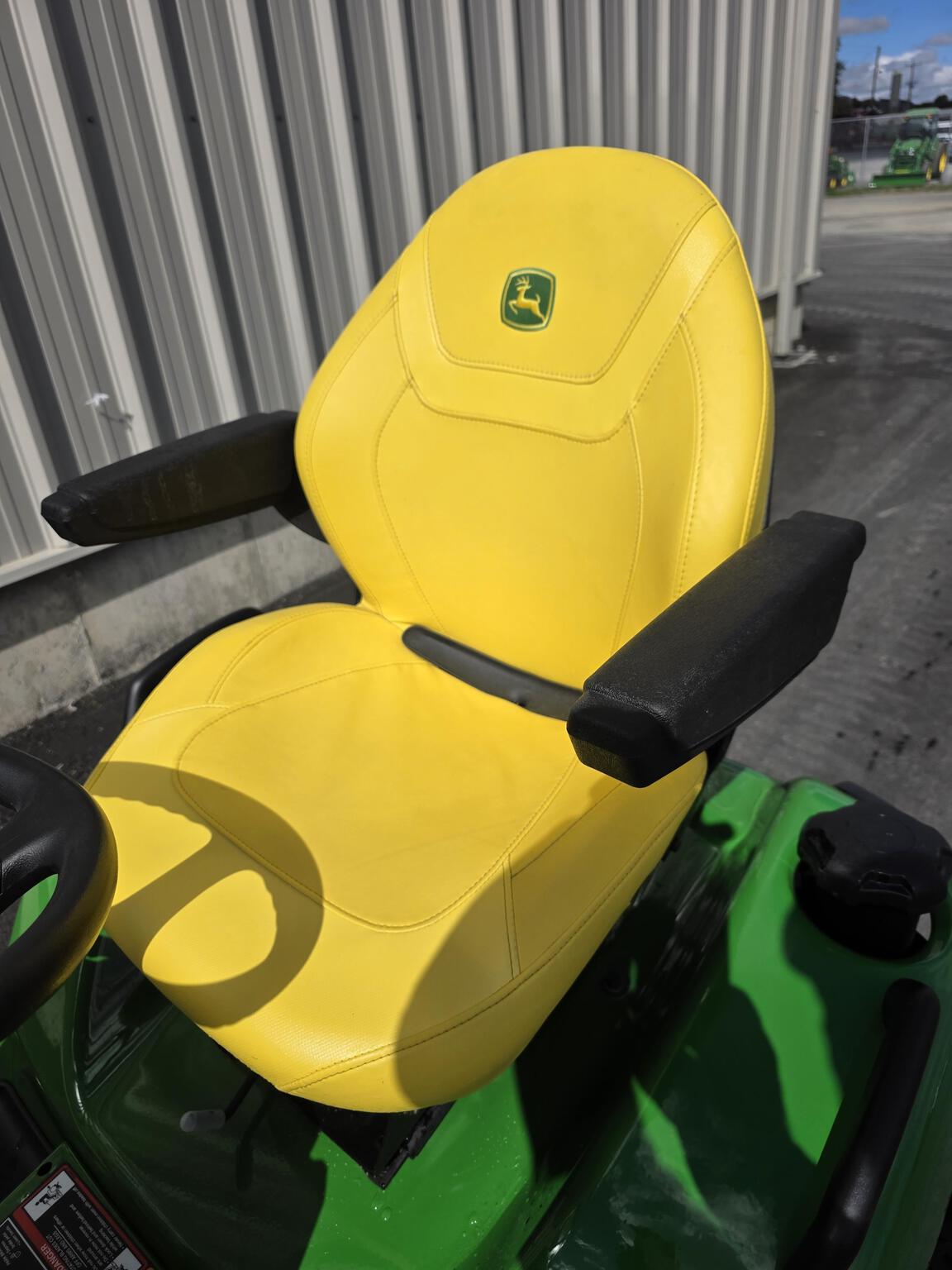 2023 John Deere X590 Image 8