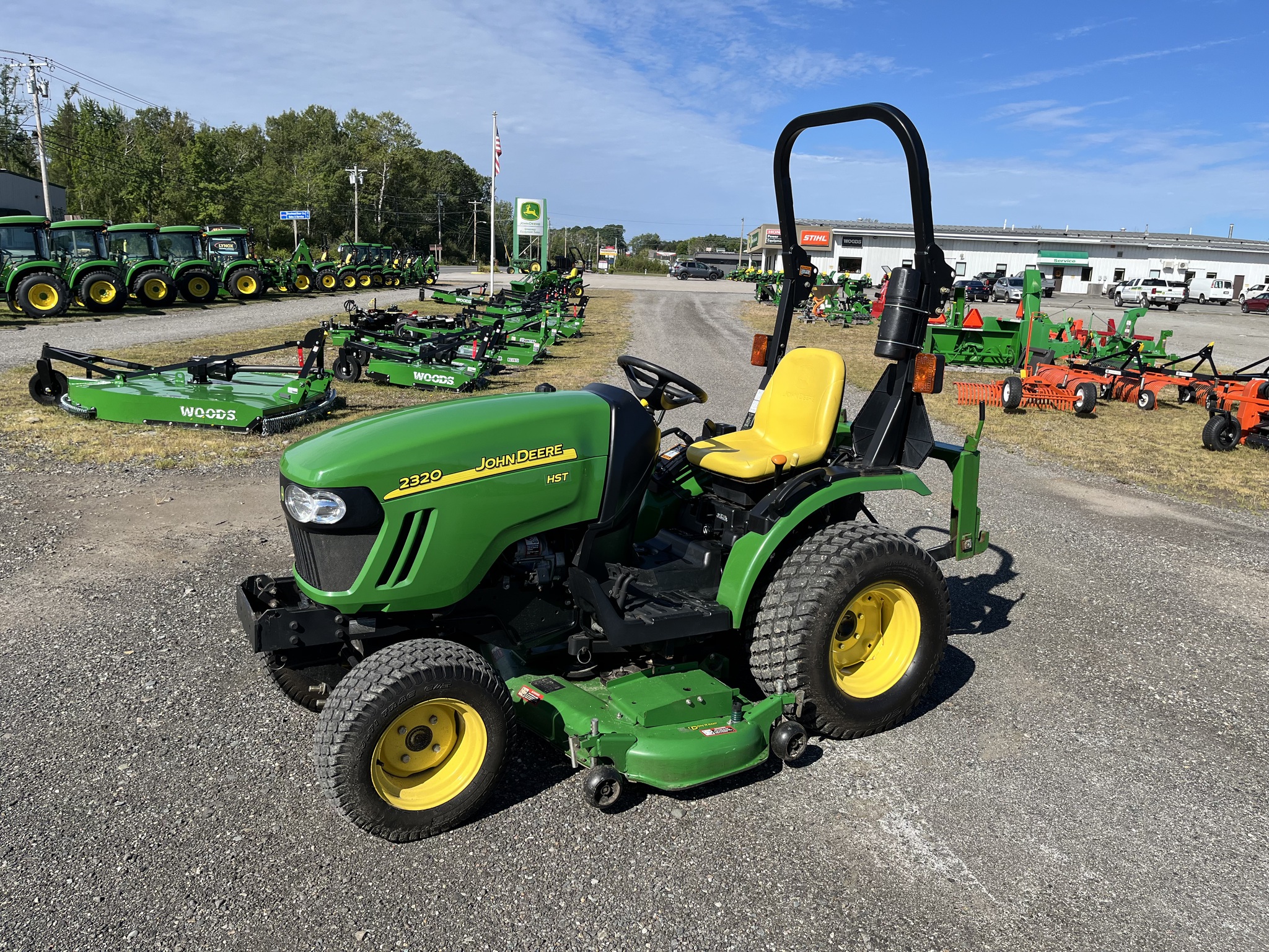 2010 John Deere 2320 Image 1