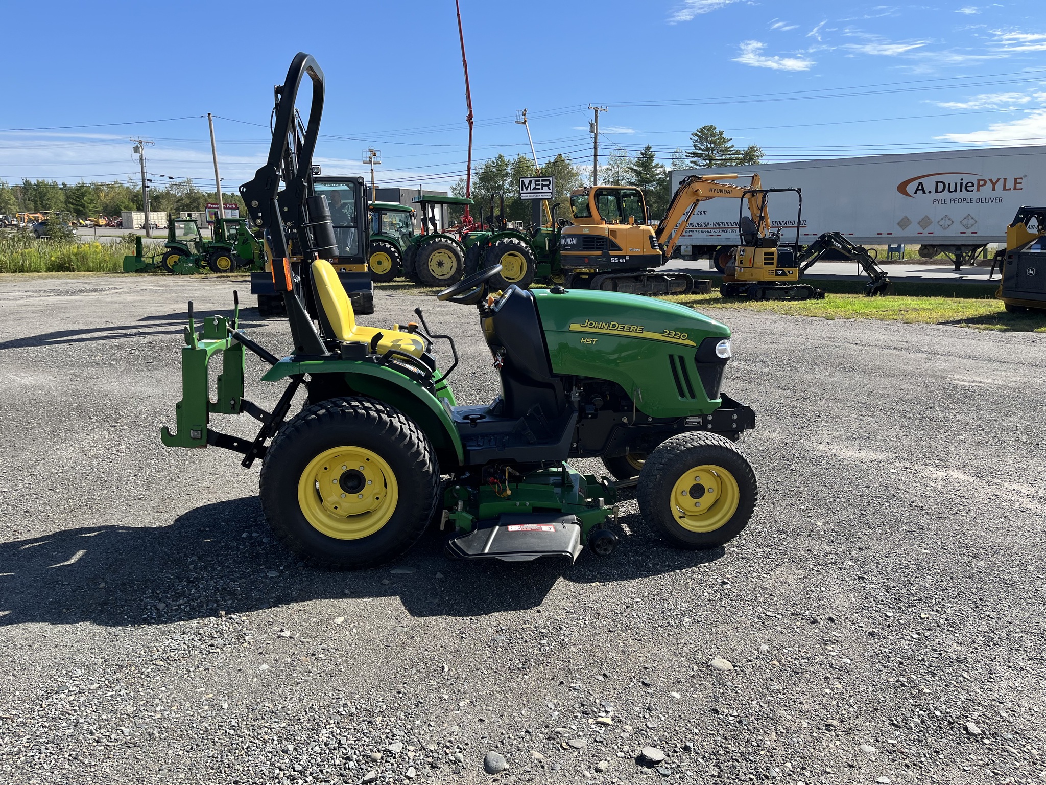 2010 John Deere 2320 Image 6