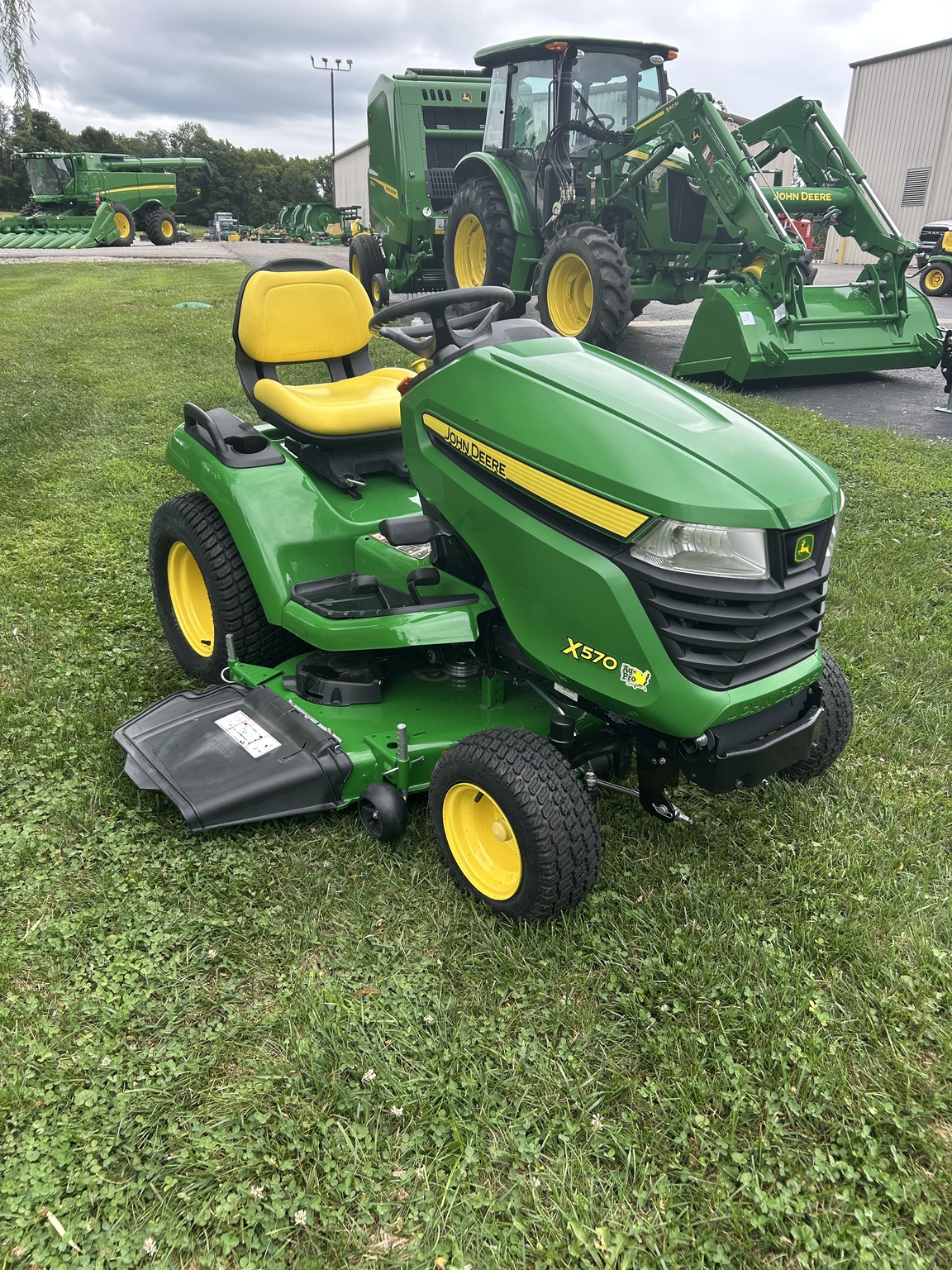 2023 John Deere X570 Image 1