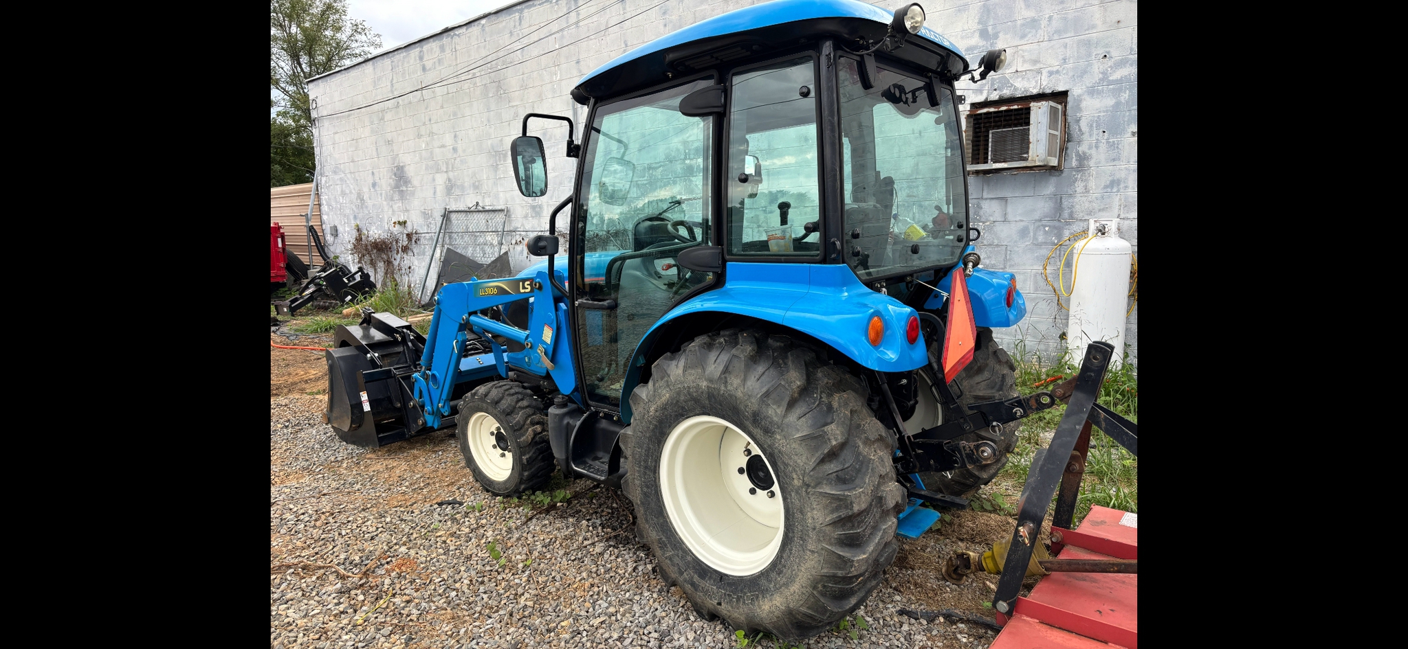 2019 LS XR3135 Image 2