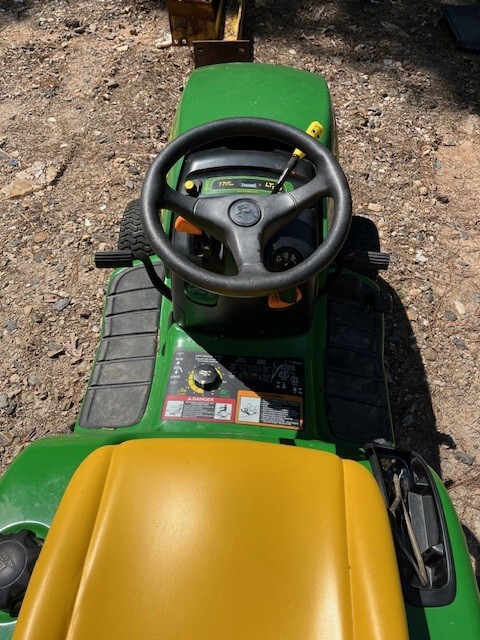2005 John Deere LT180 Image 2