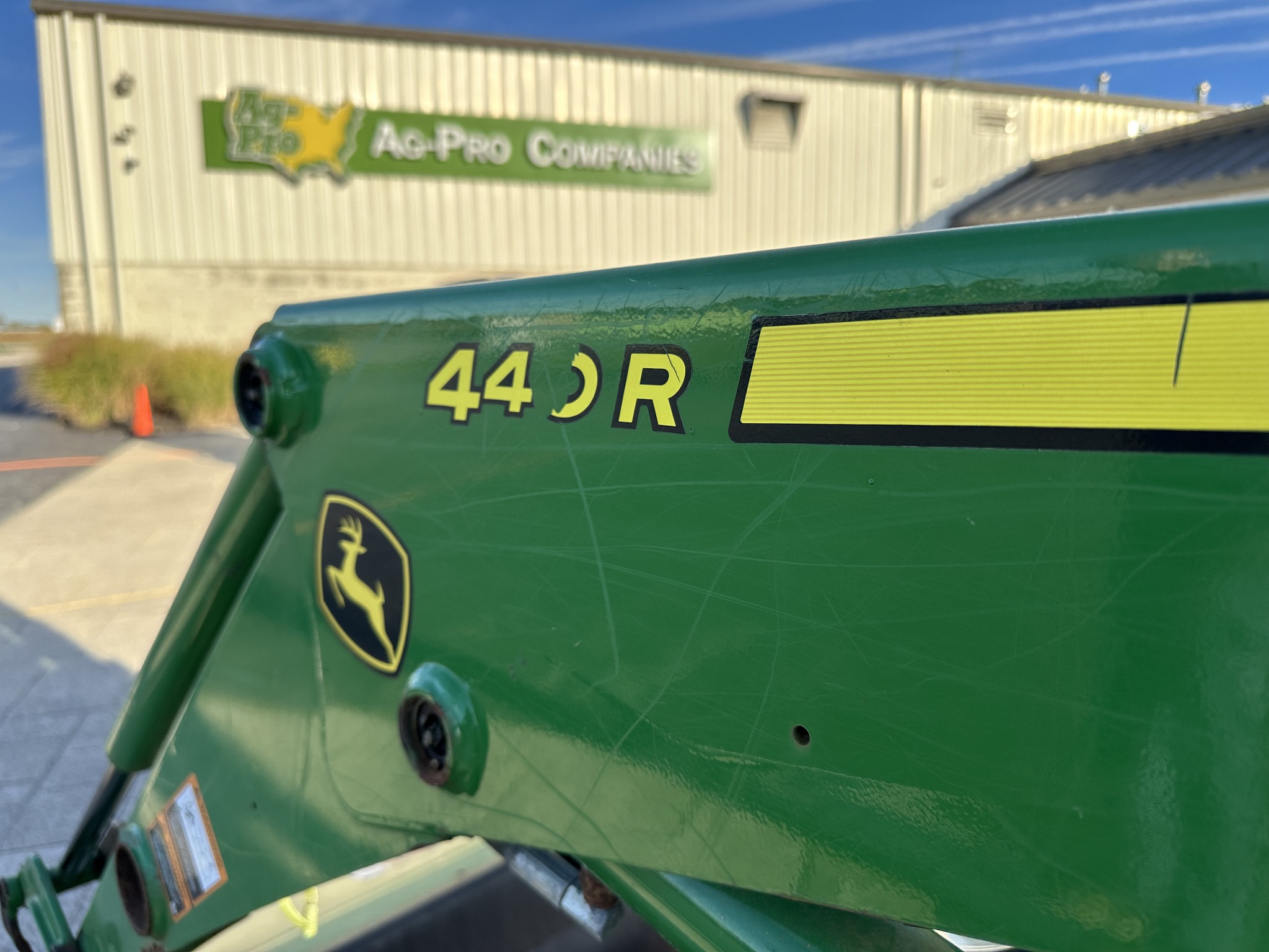 2018 John Deere 4052R Image 15