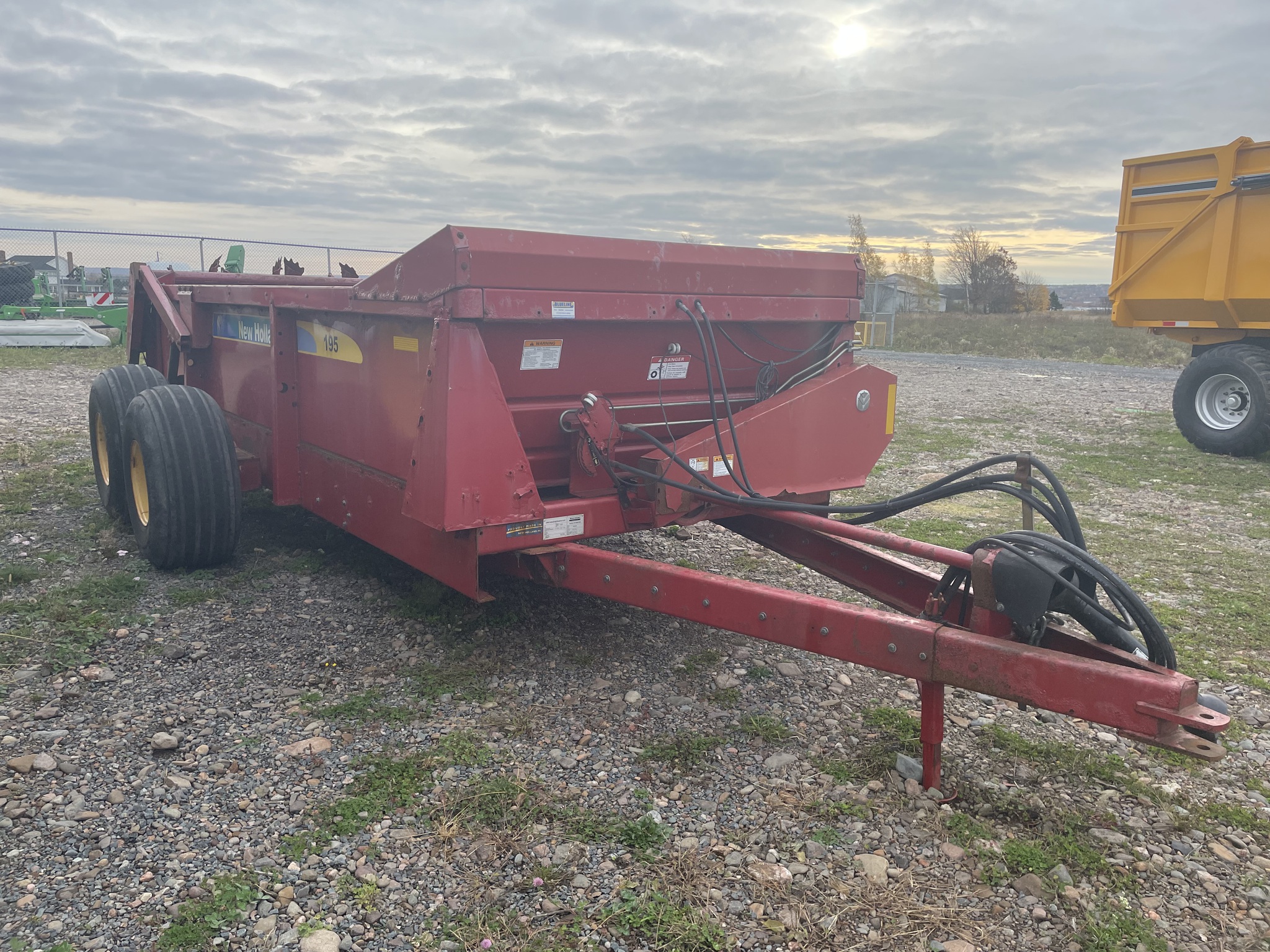 2016 New Holland 195 Image 7