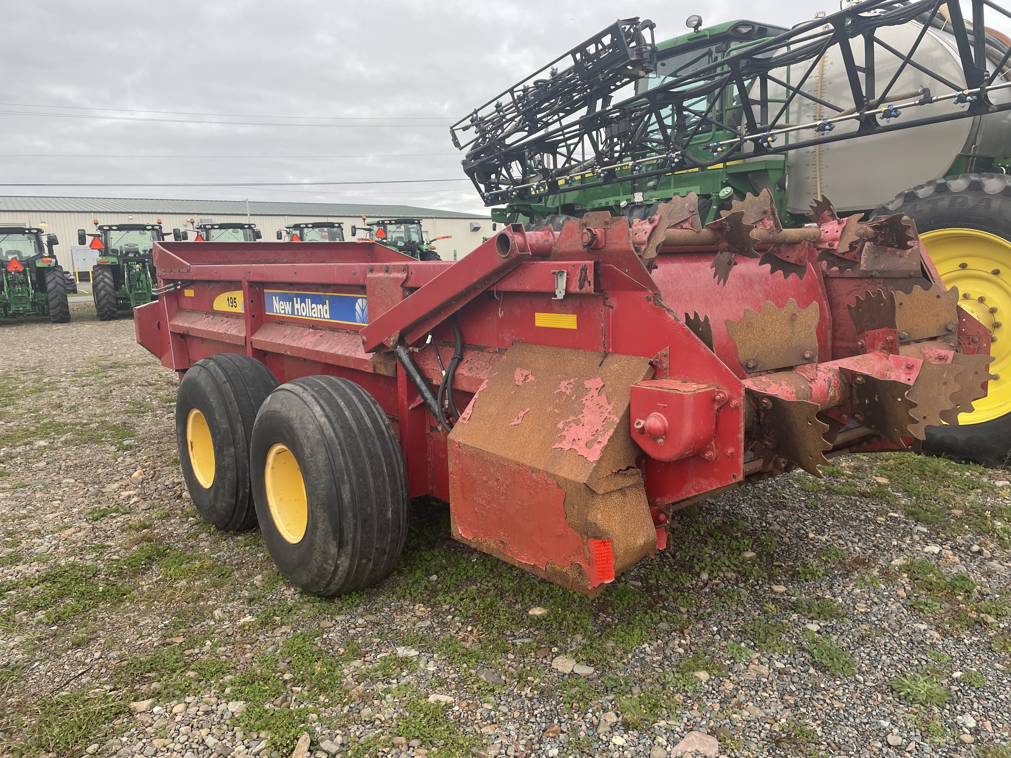 2016 New Holland 195 Image 2