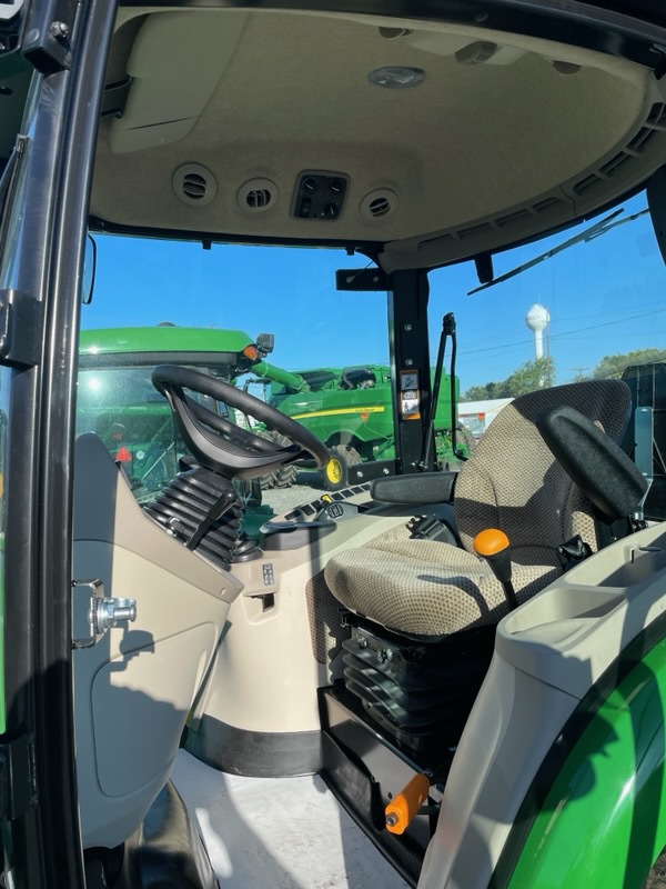 2025 John Deere 4066R Image 4