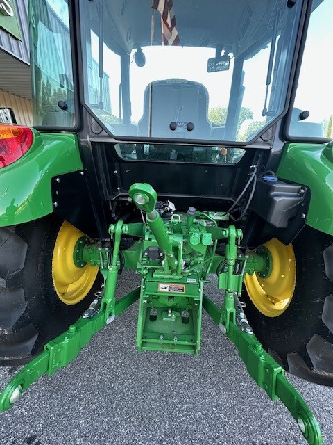2024 John Deere 5075E Image 5