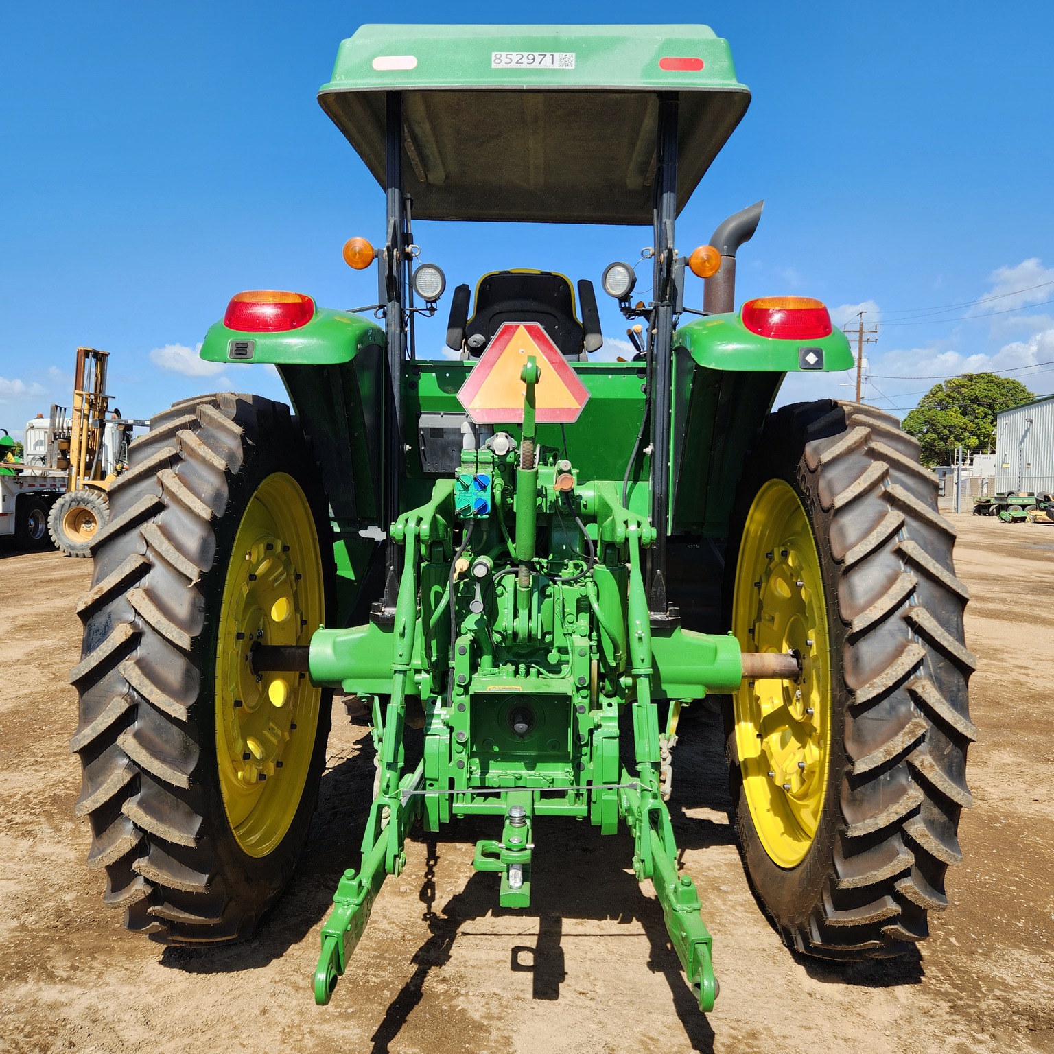 2016 John Deere 6155M Image 4