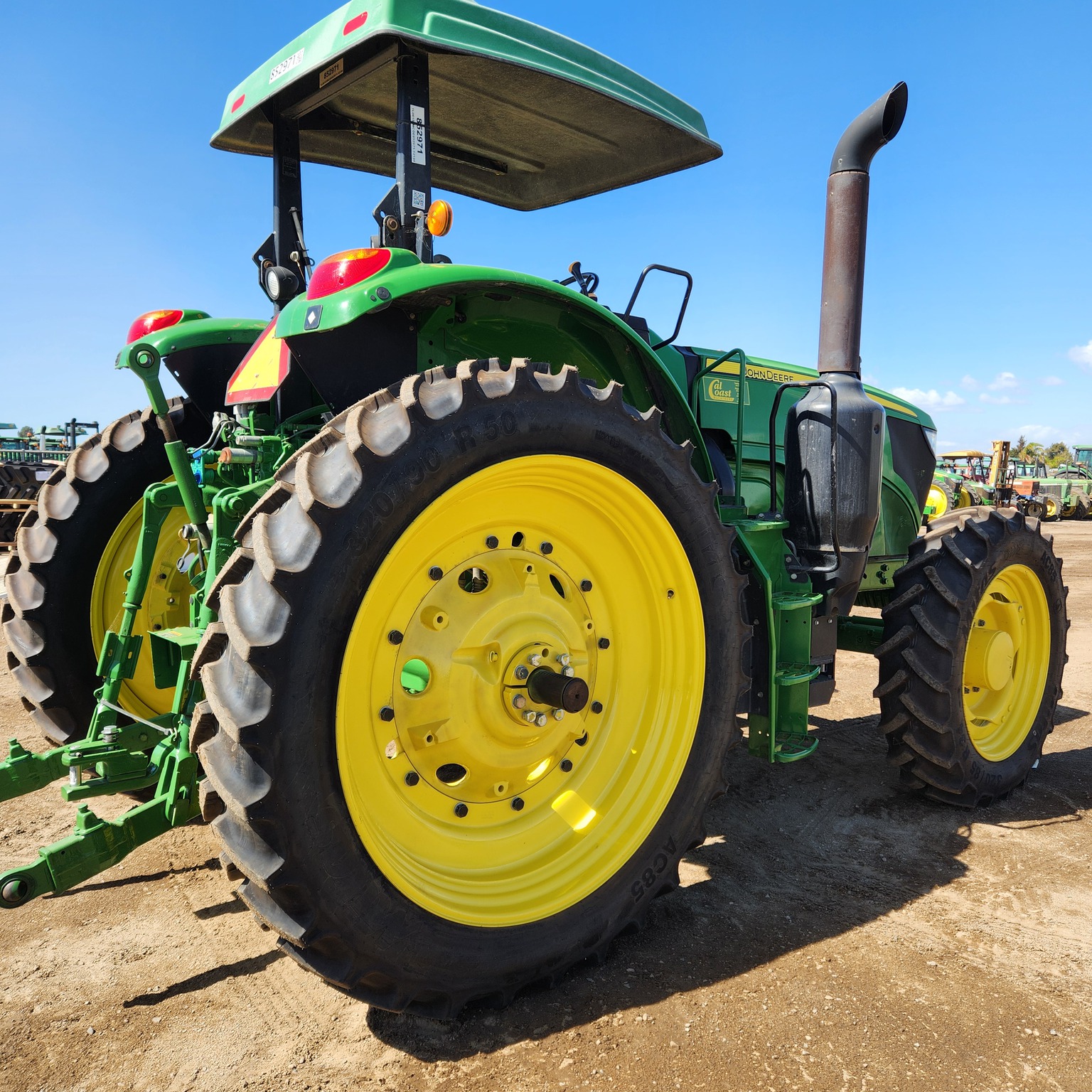 2016 John Deere 6155M Image 5