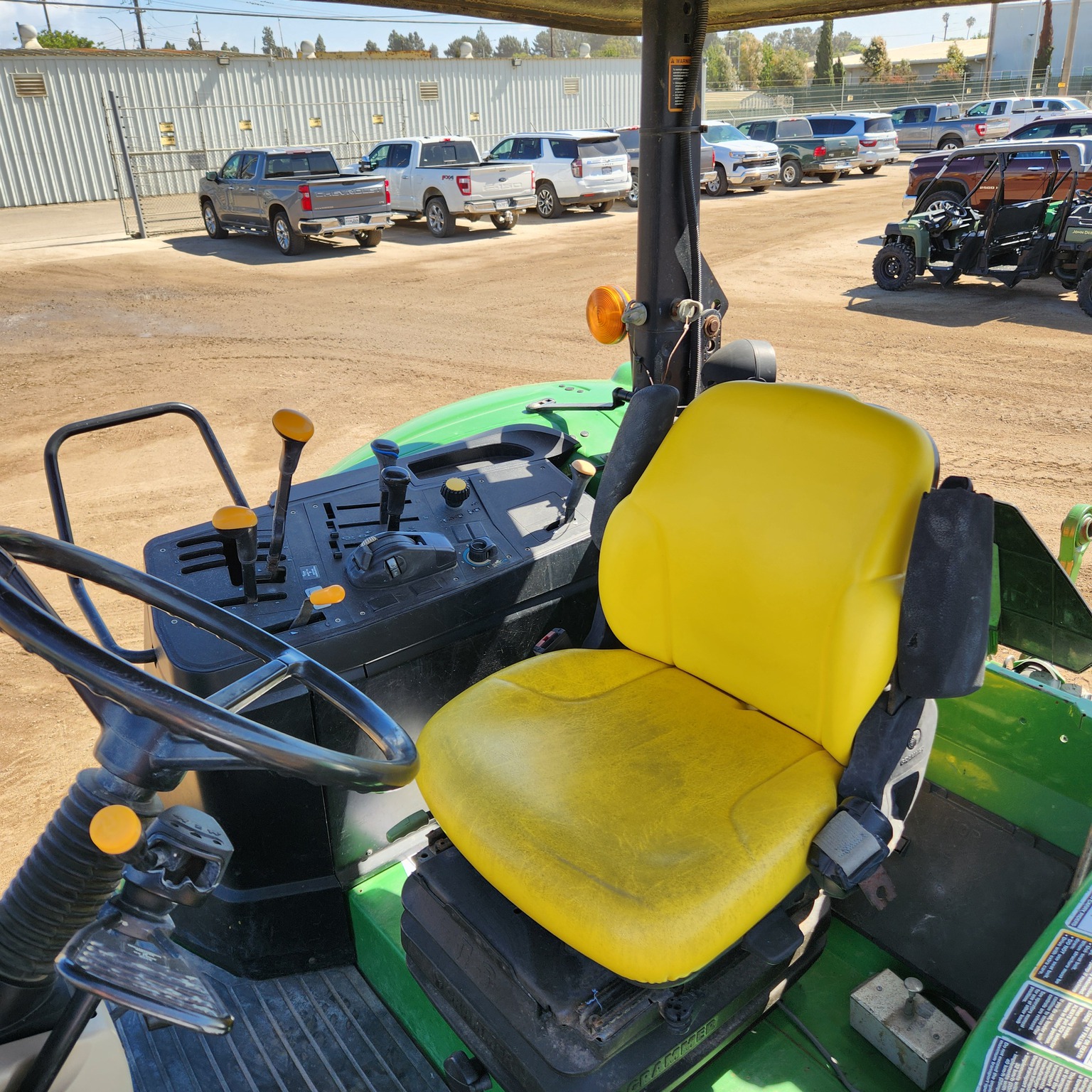 2016 John Deere 6155M Image 11