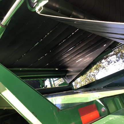 2017 John Deere CP690 Photo 3