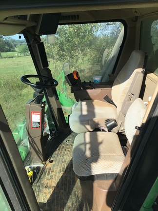 2017 John Deere CP690 Photo 4