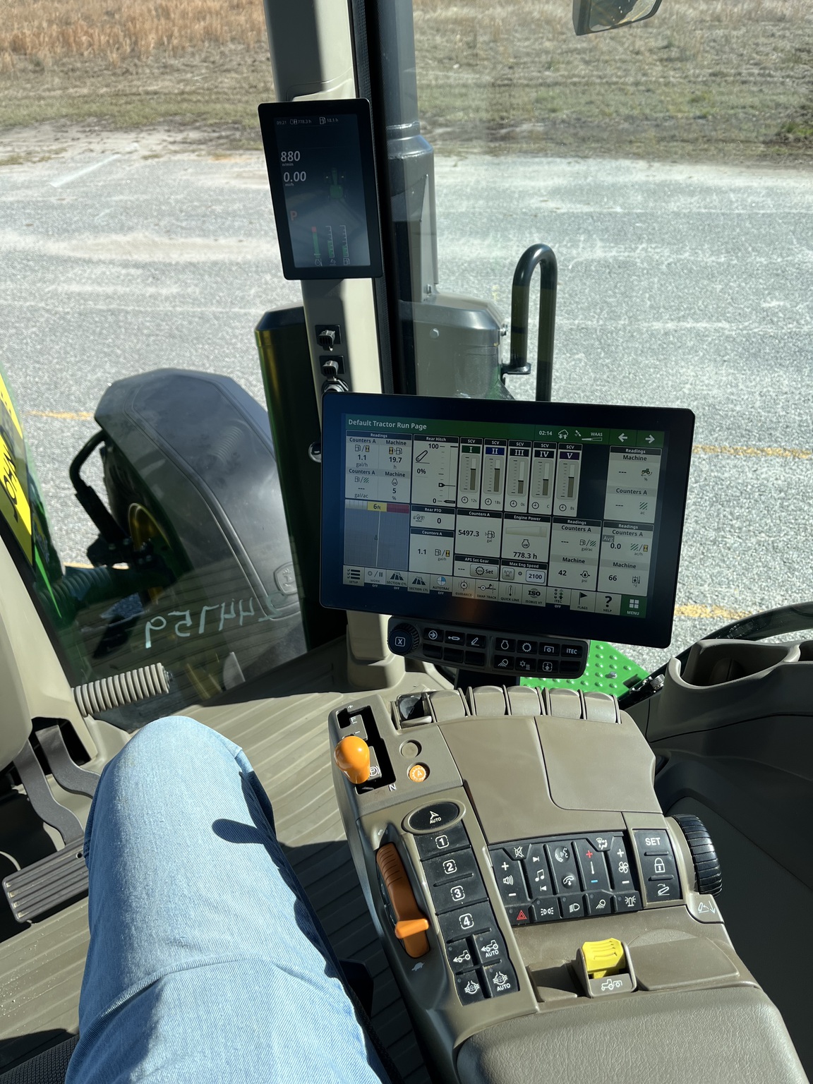 2024 John Deere 8R 310 Image 8
