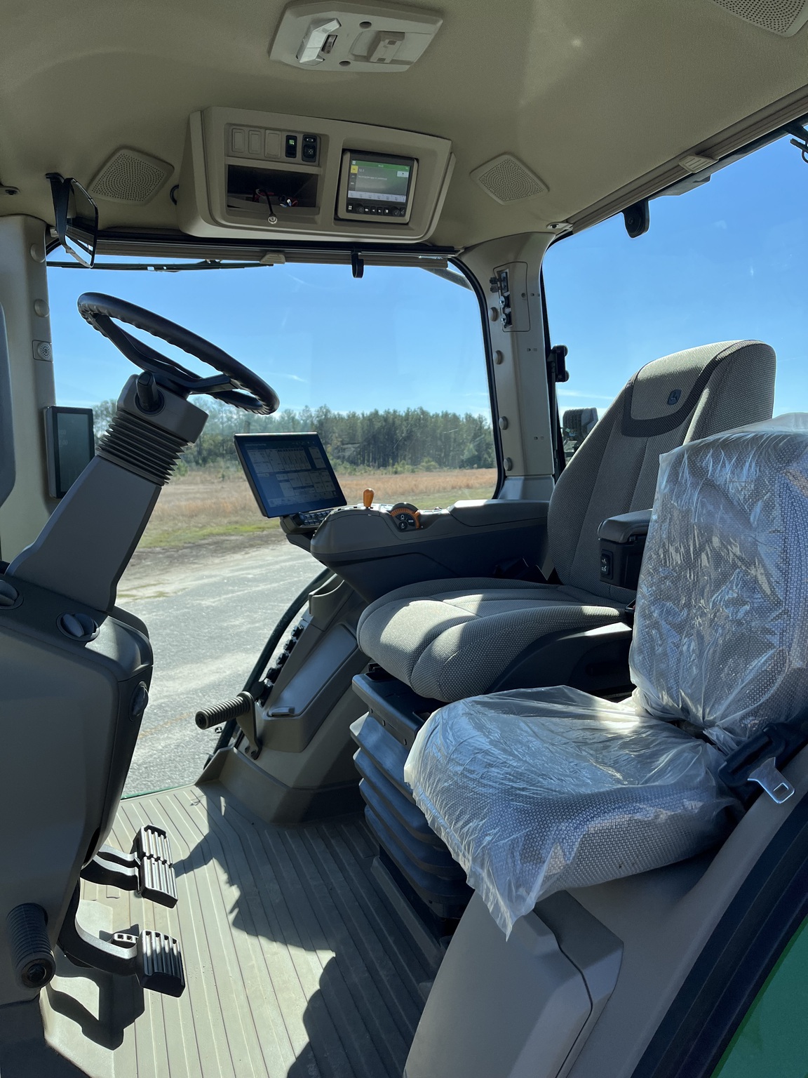 2024 John Deere 8R 310 Image 7