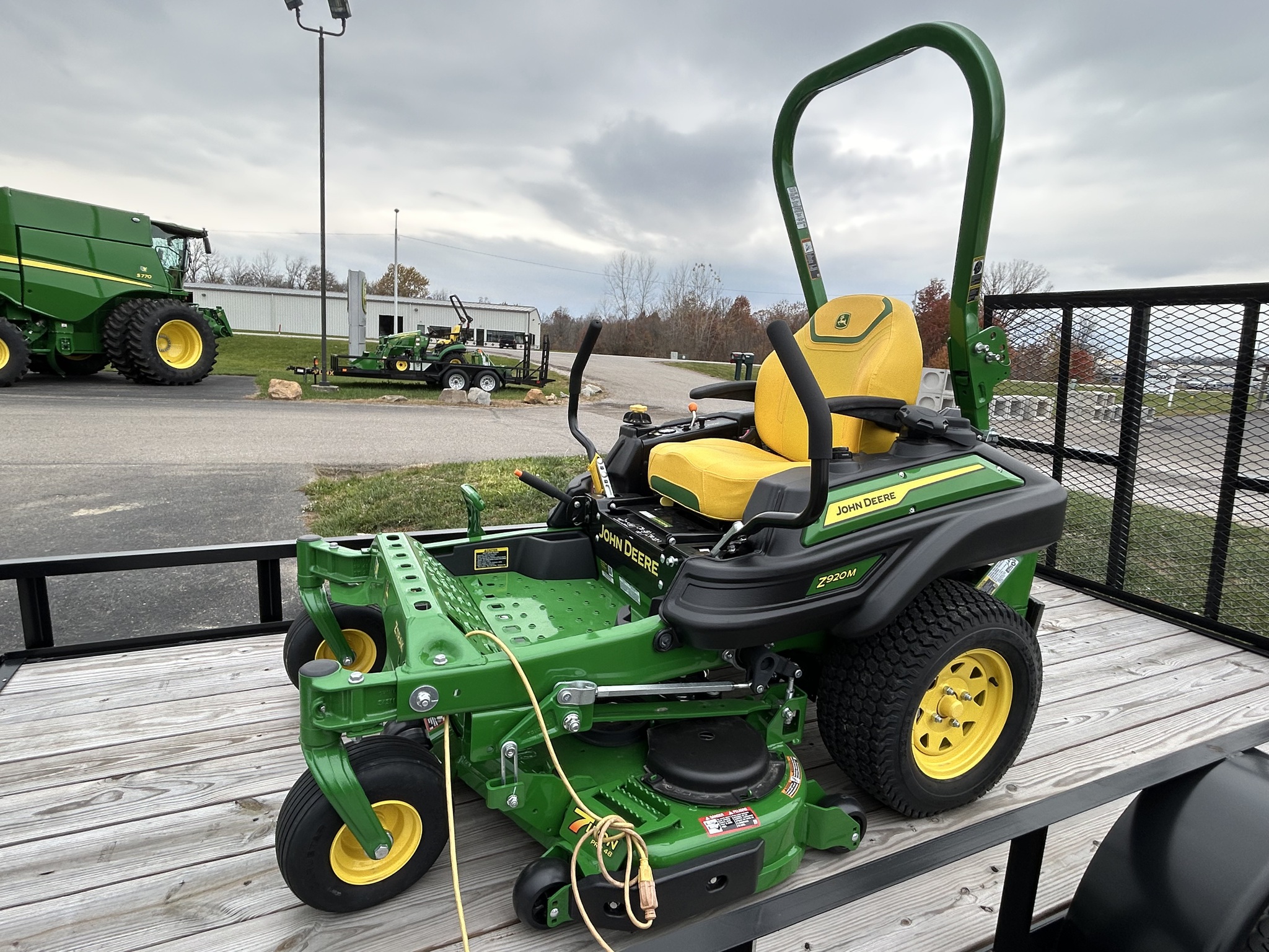 2025 John Deere Z920M Image 1
