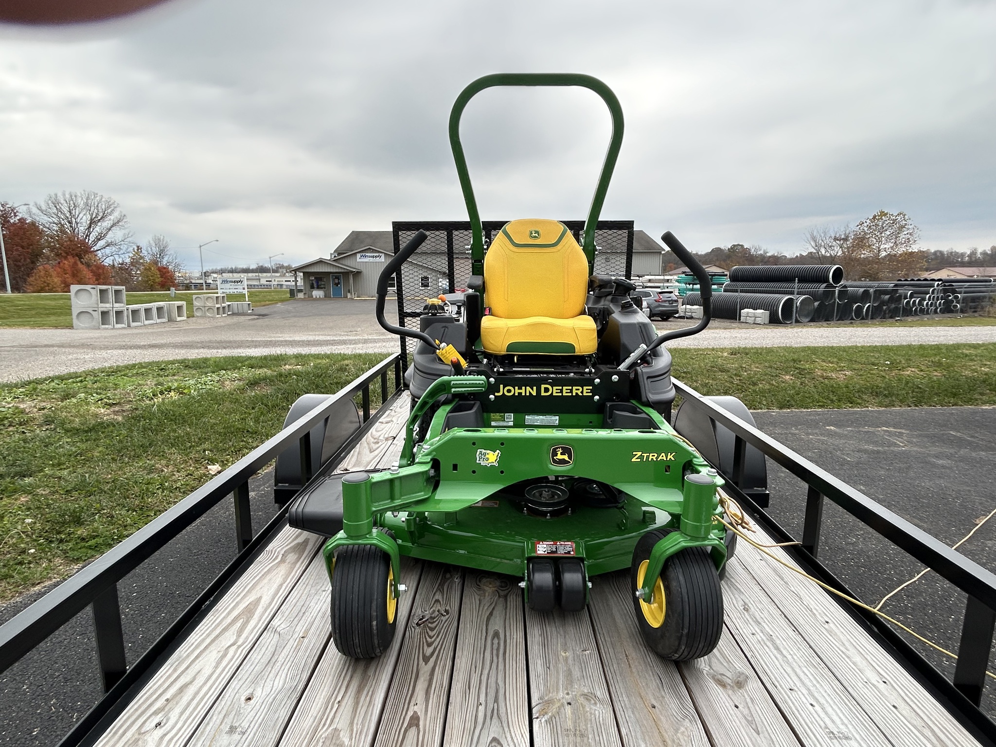 2025 John Deere Z920M Image 2