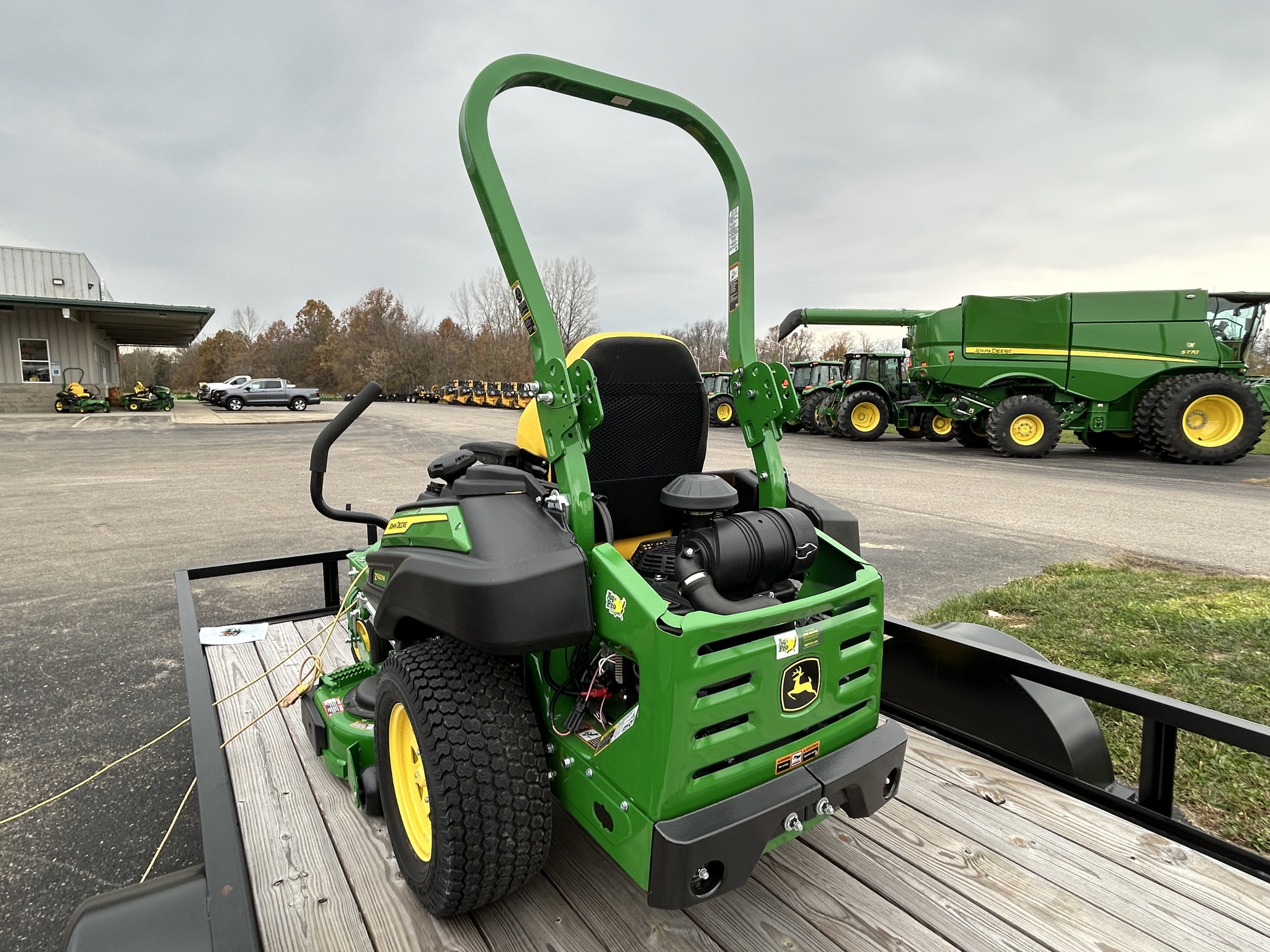 2025 John Deere Z920M Image 6