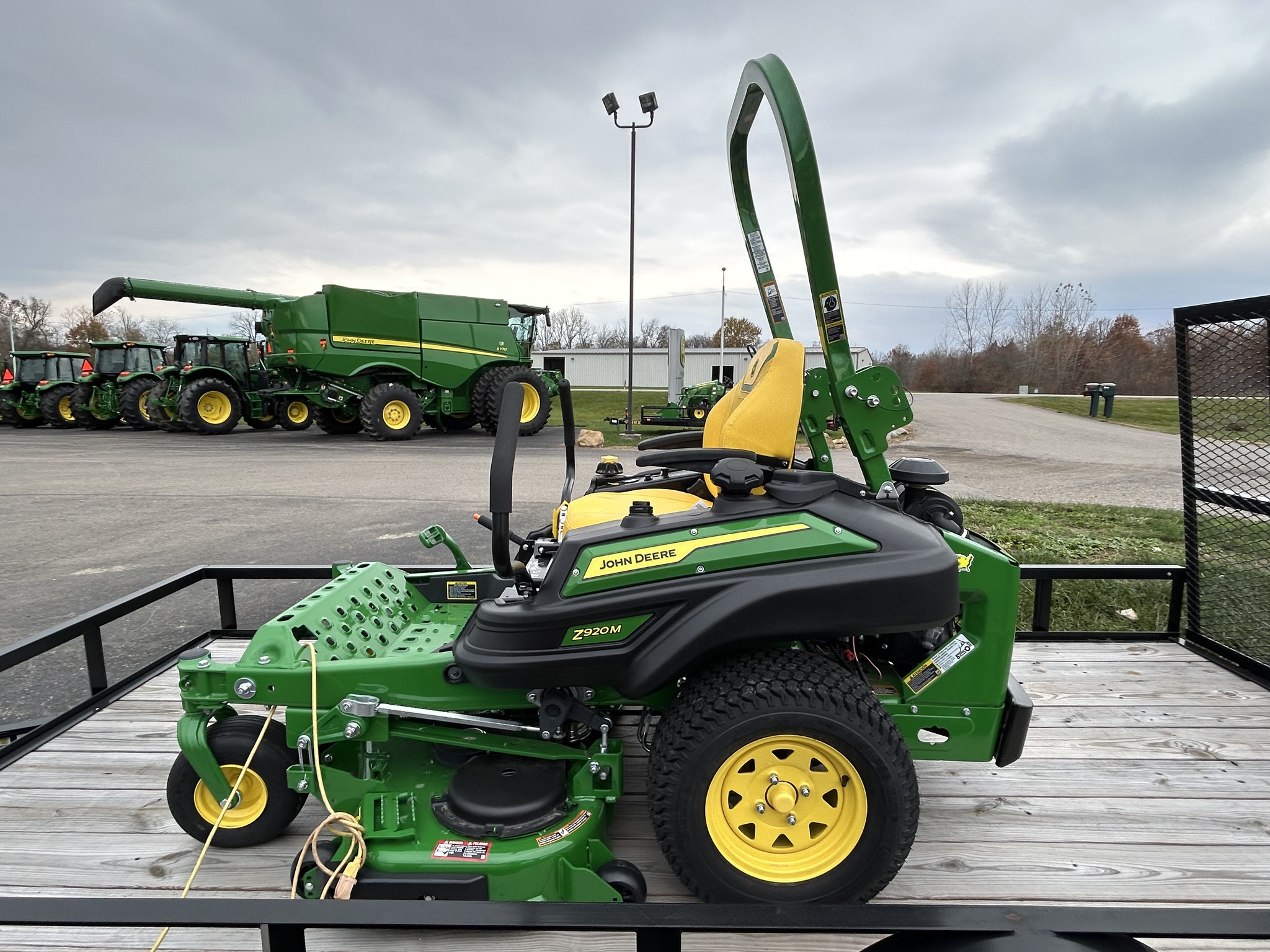 2025 John Deere Z920M Image 7