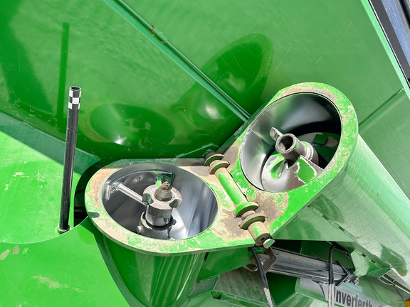 2010 Unverferth 8250