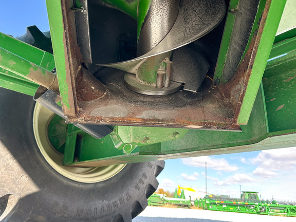 2010 Unverferth 8250