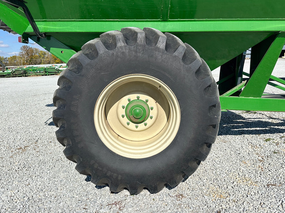 2010 Unverferth 8250