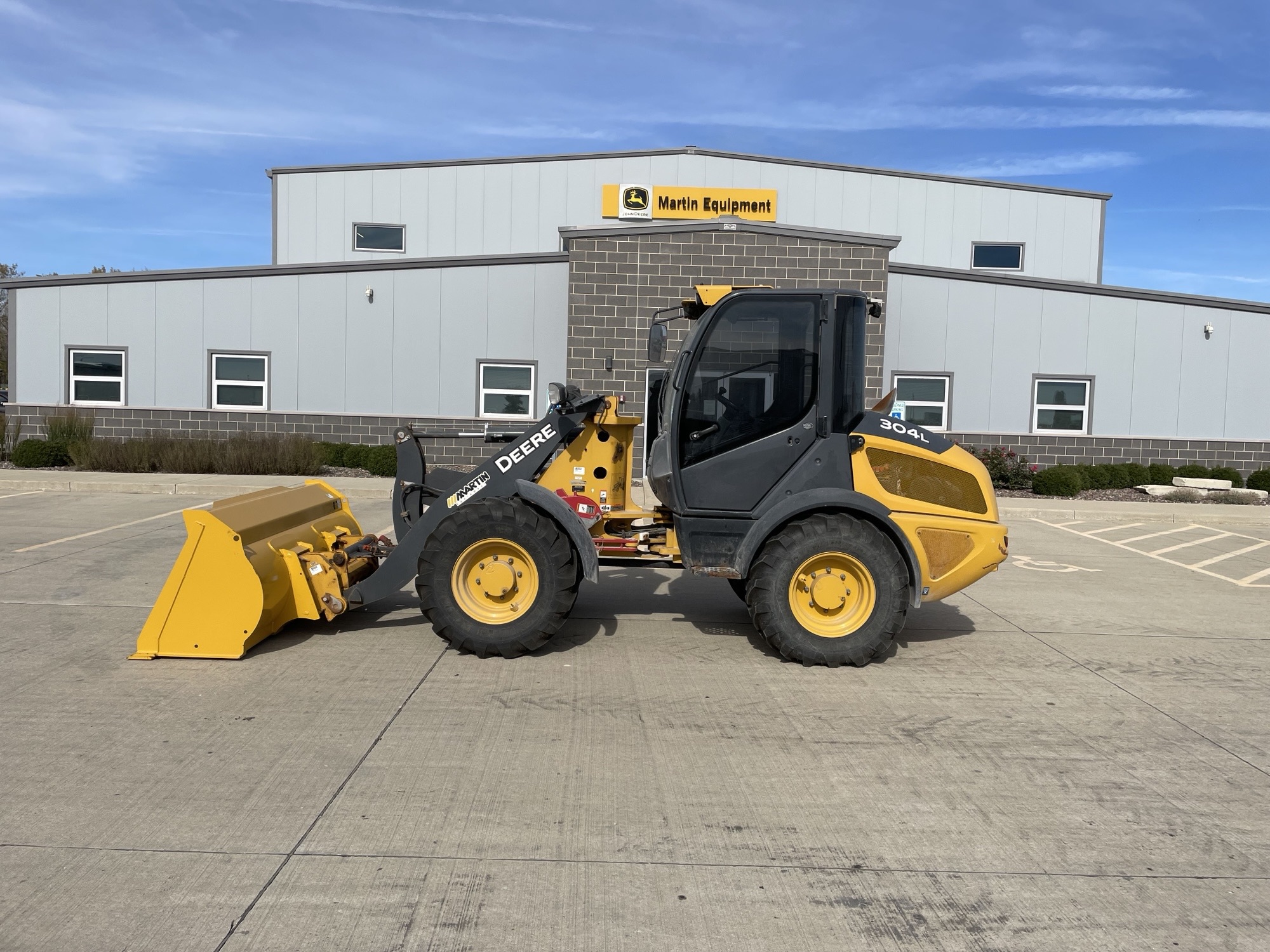 2022 John Deere 304L Image 1