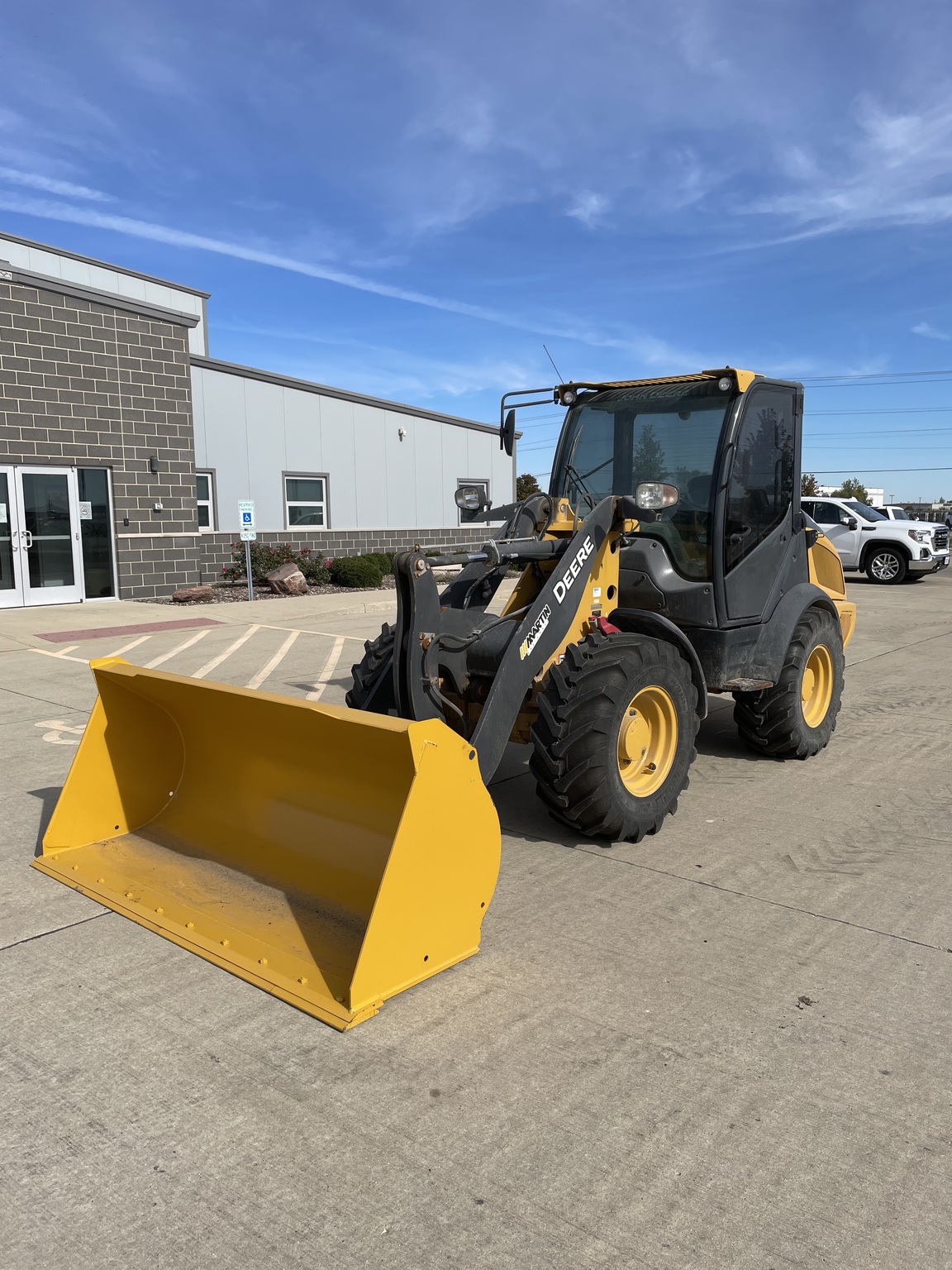 2022 John Deere 304L Image 3