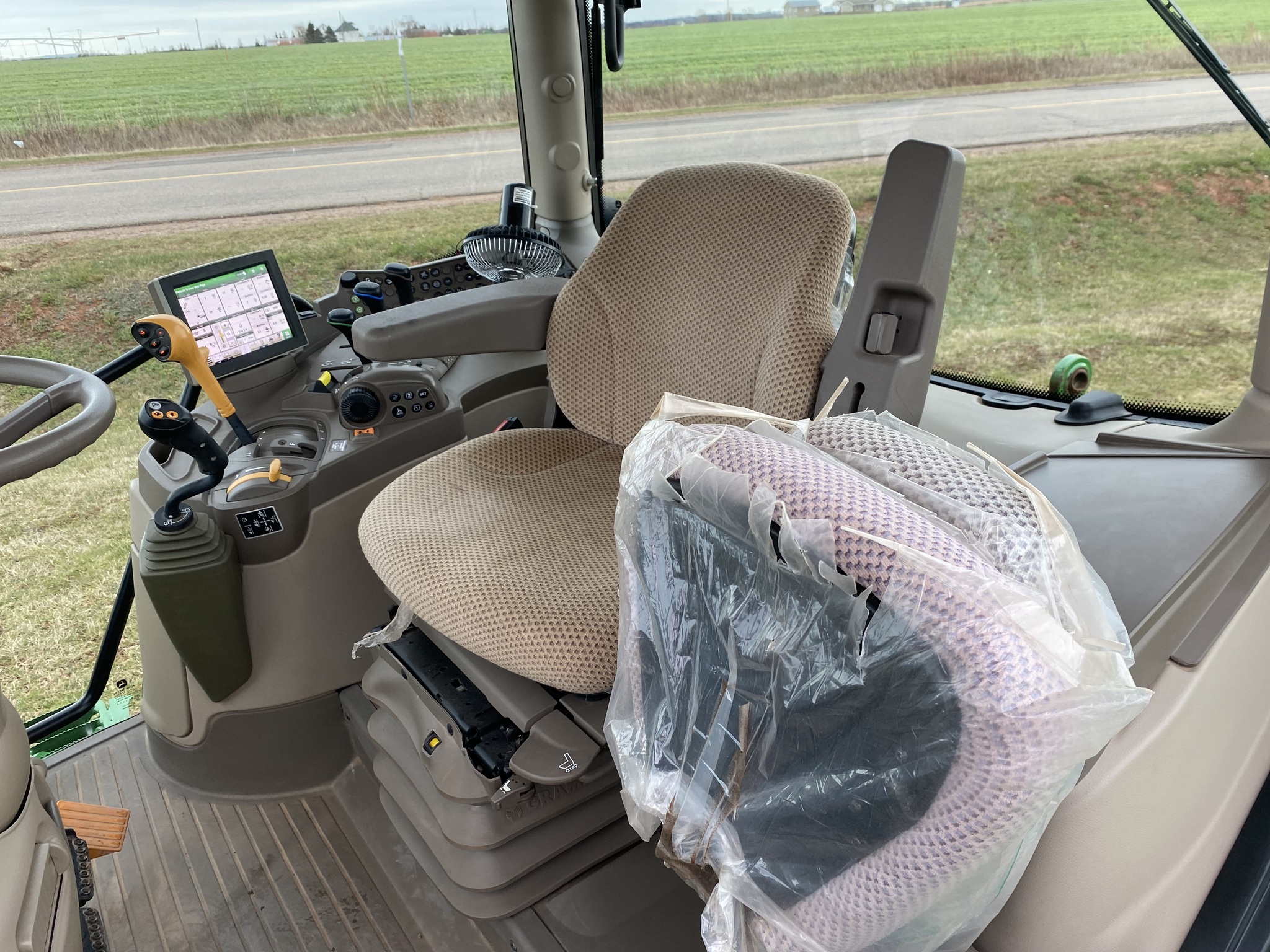 2021 John Deere 6130R Image 12